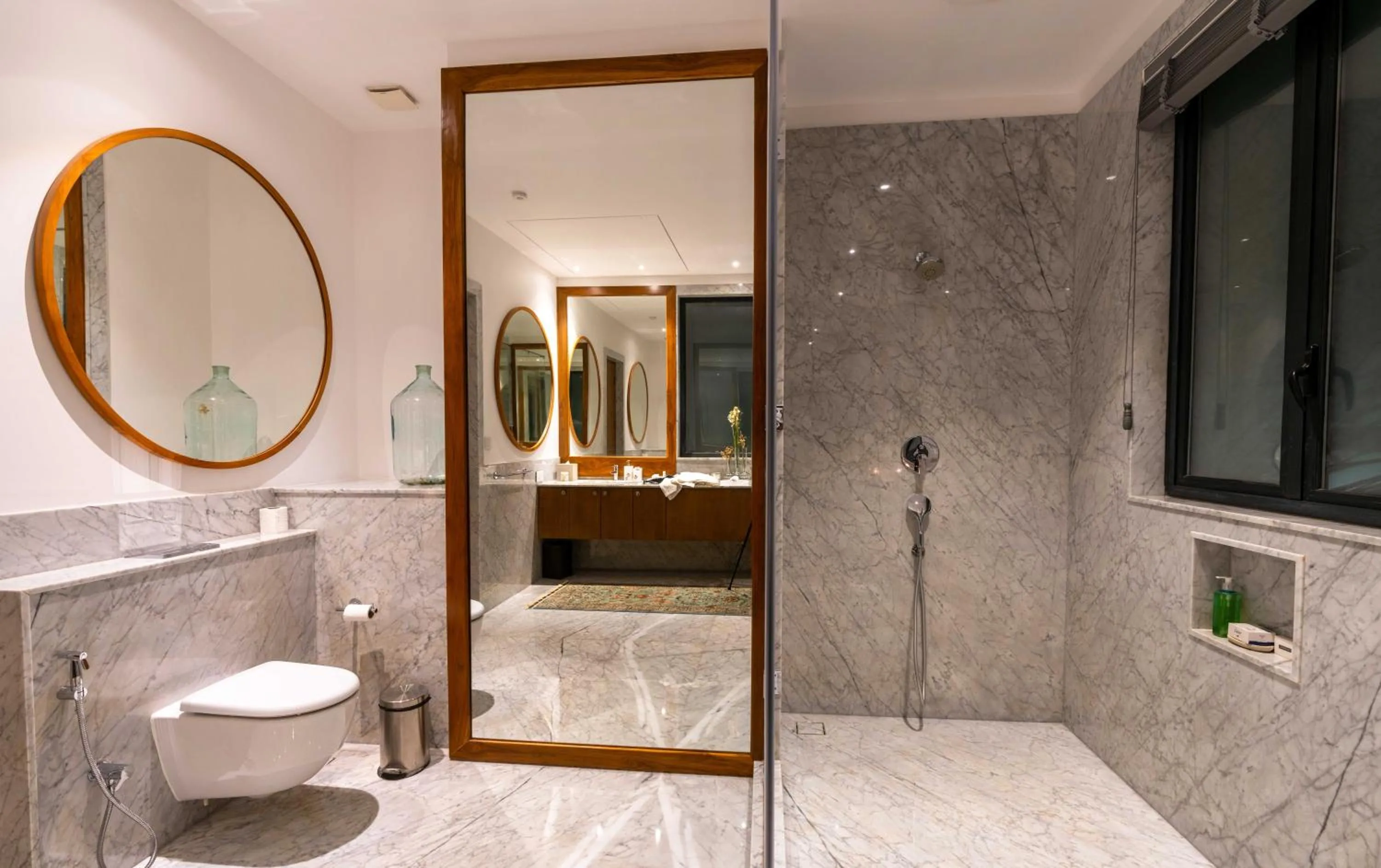 Toilet in Amorzito by Solitaire Stays