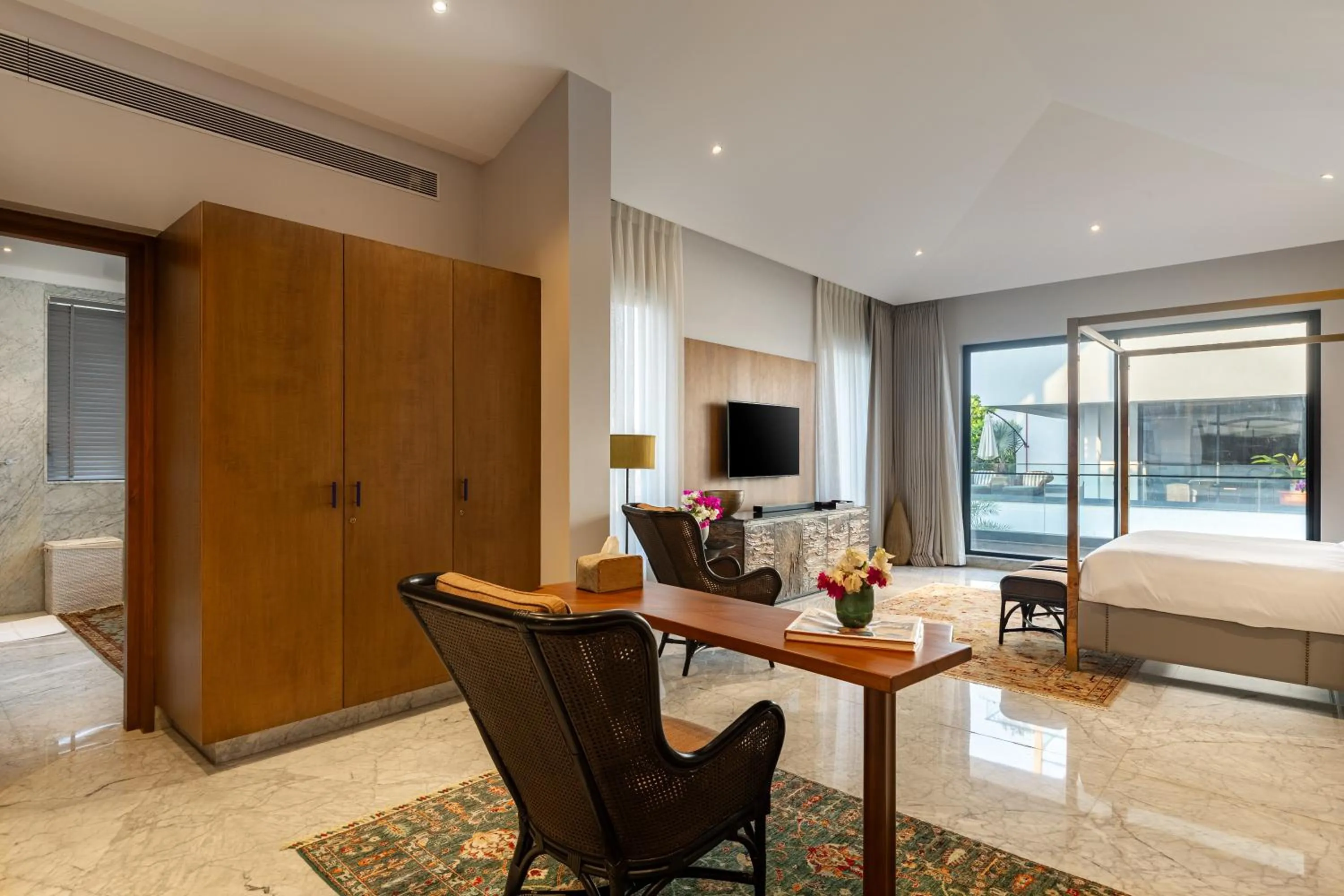 Amorzito by Solitaire Stays