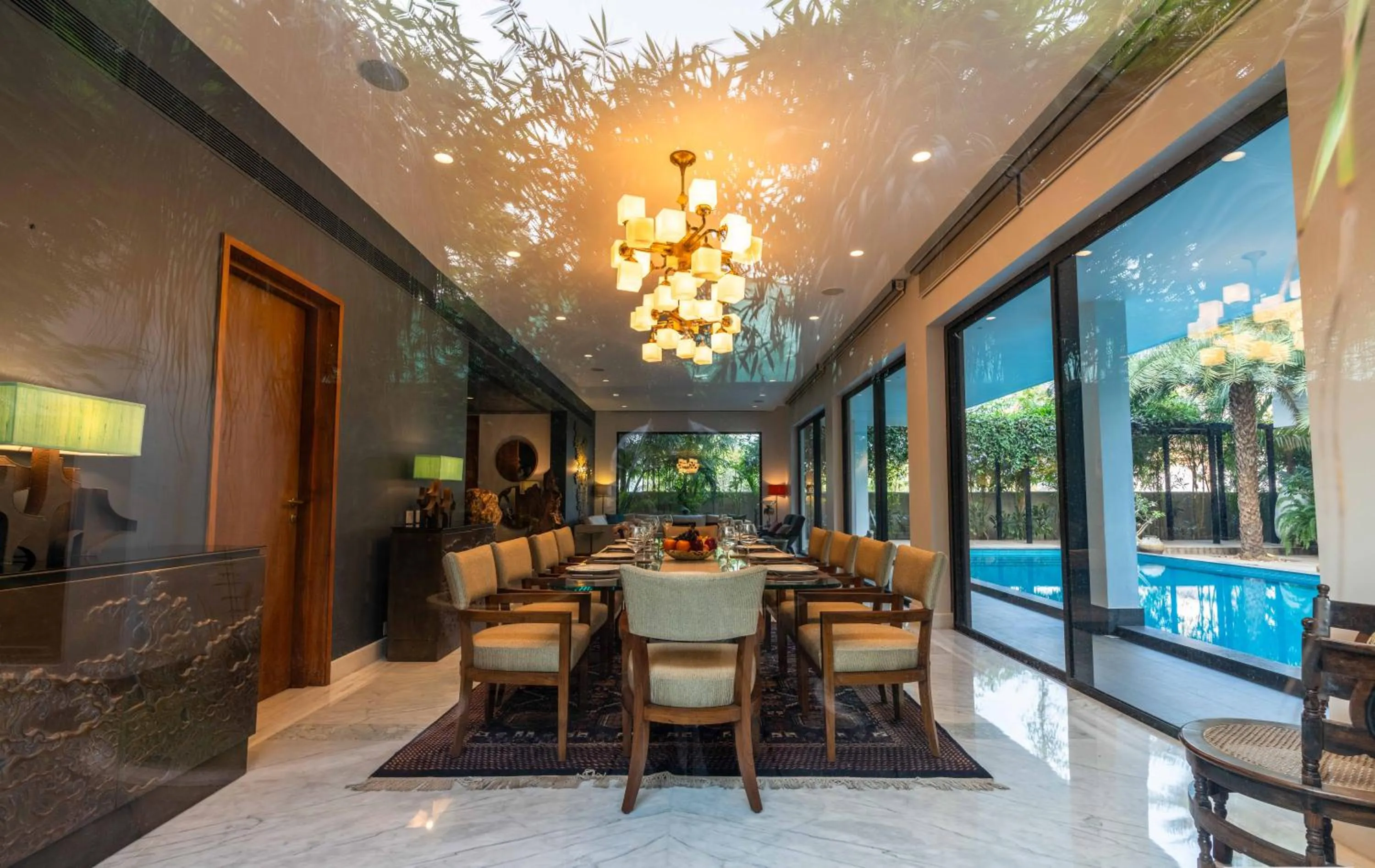 Dining area in Amorzito by Solitaire Stays