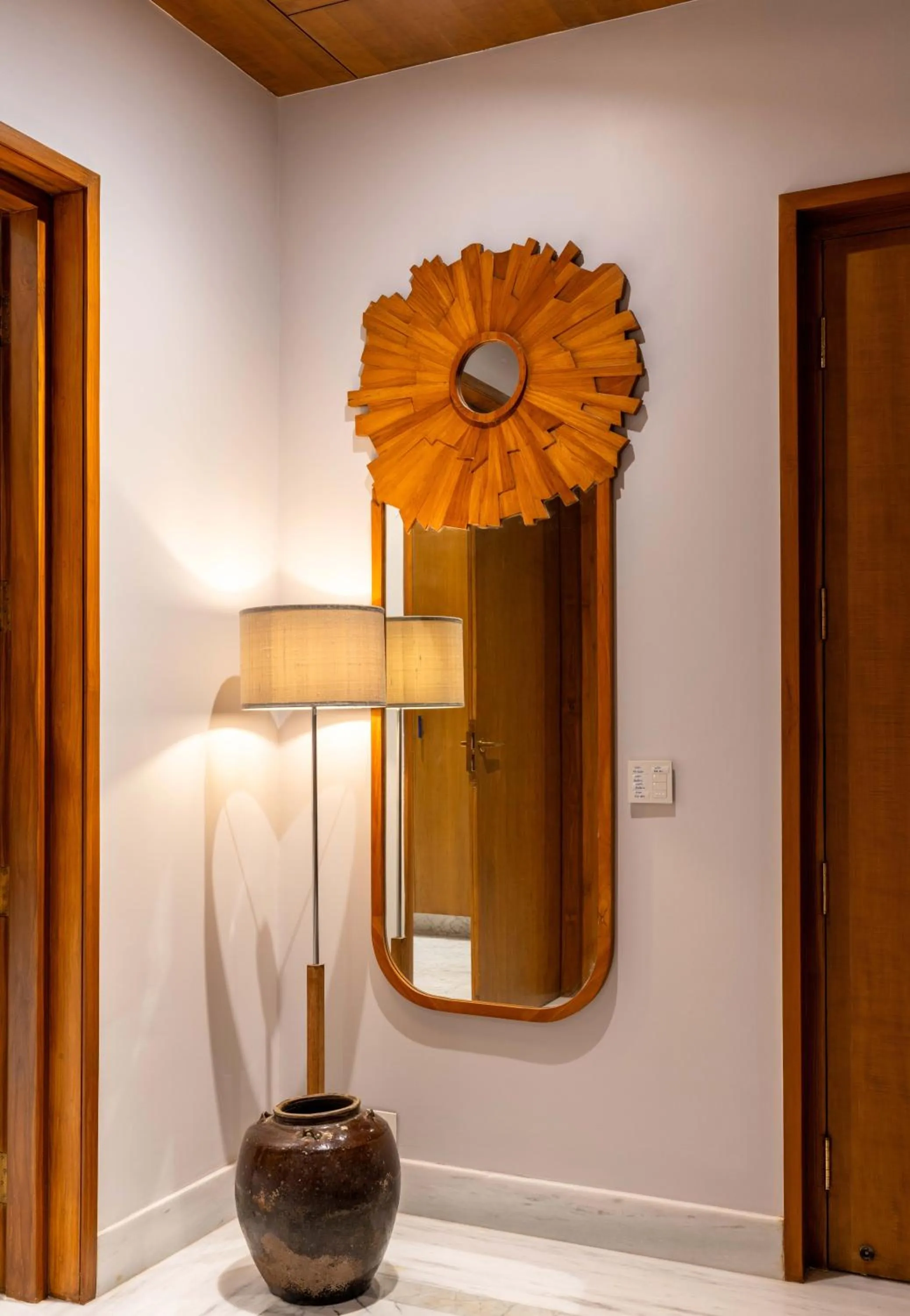 Decorative detail in Amorzito by Solitaire Stays