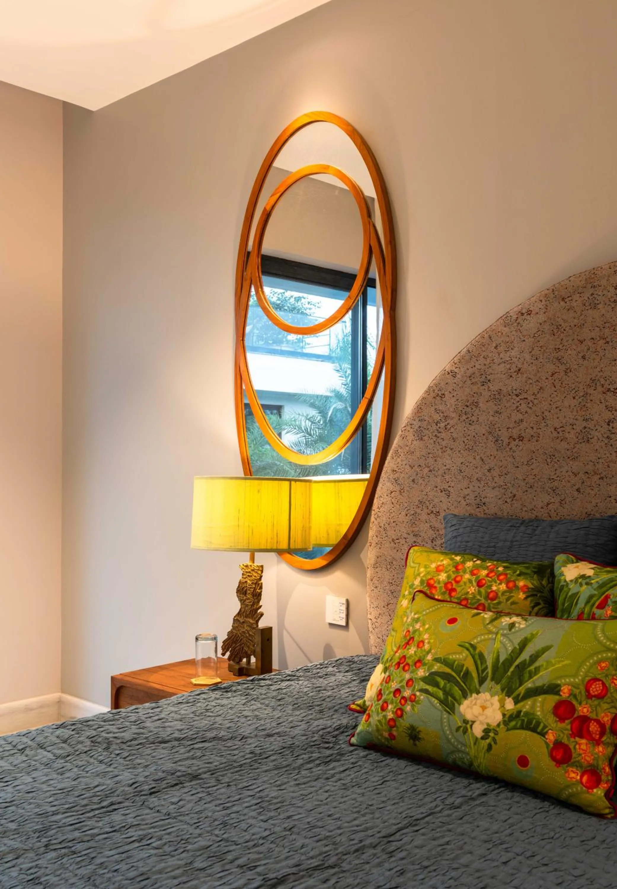 Bed in Amorzito by Solitaire Stays