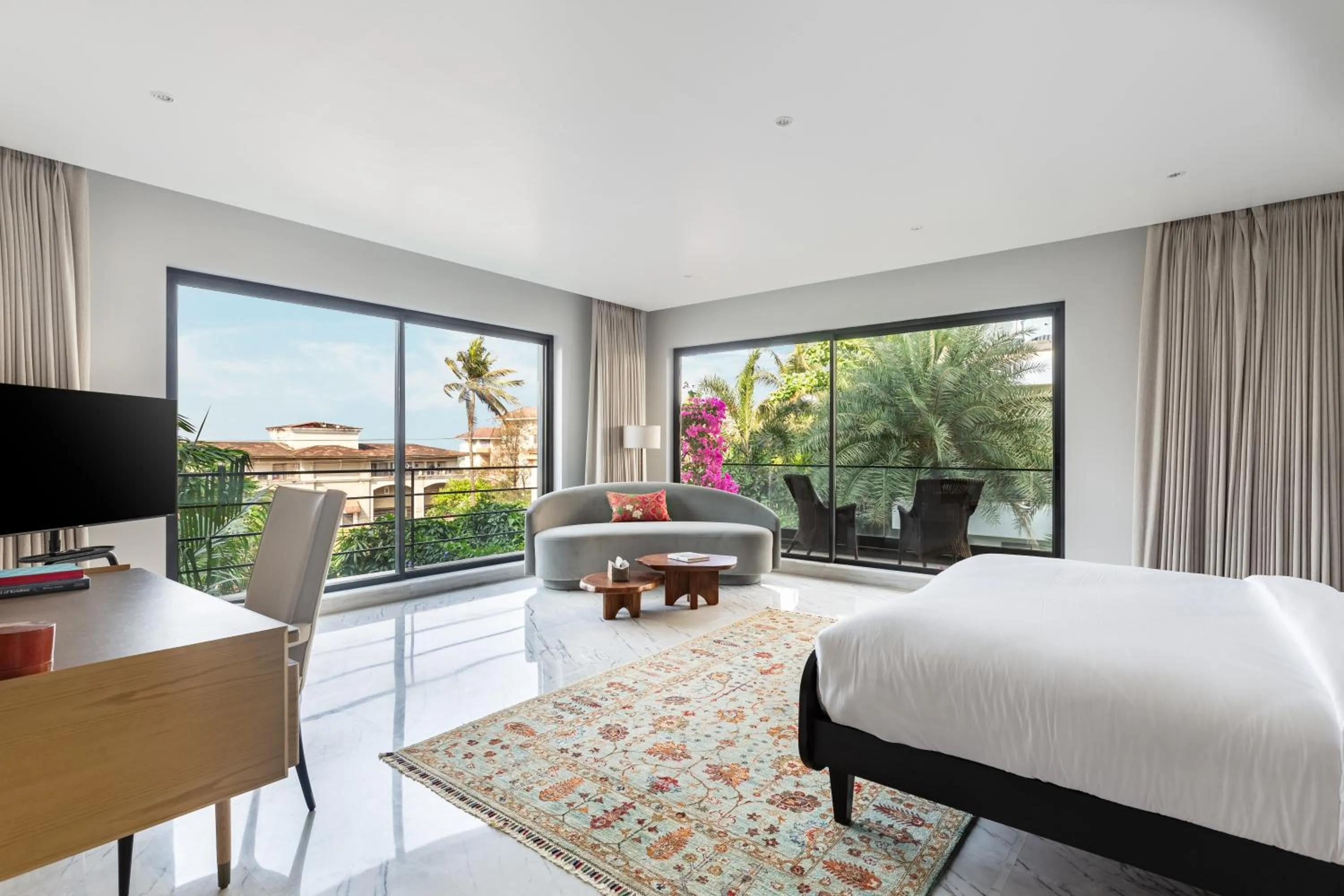 Bed in Amorzito by Solitaire Stays