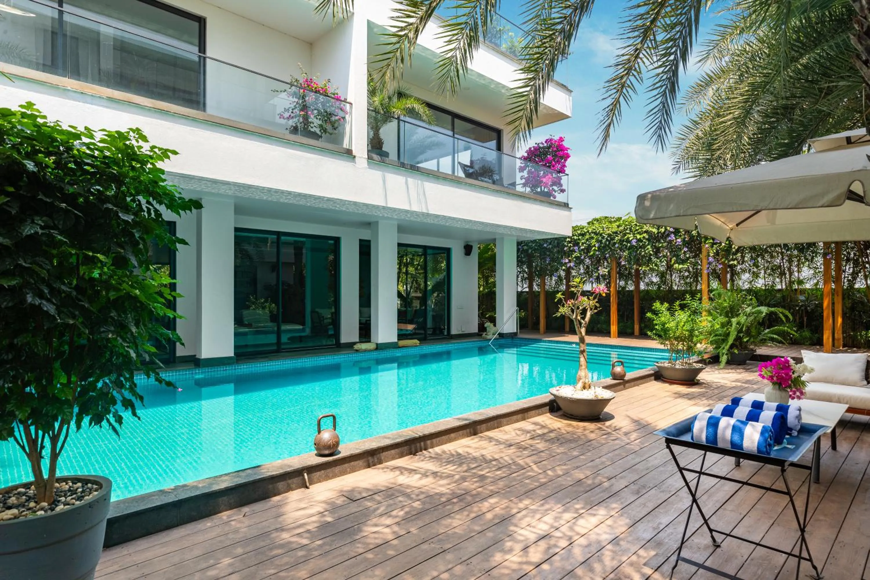 Property building in Amorzito by Solitaire Stays