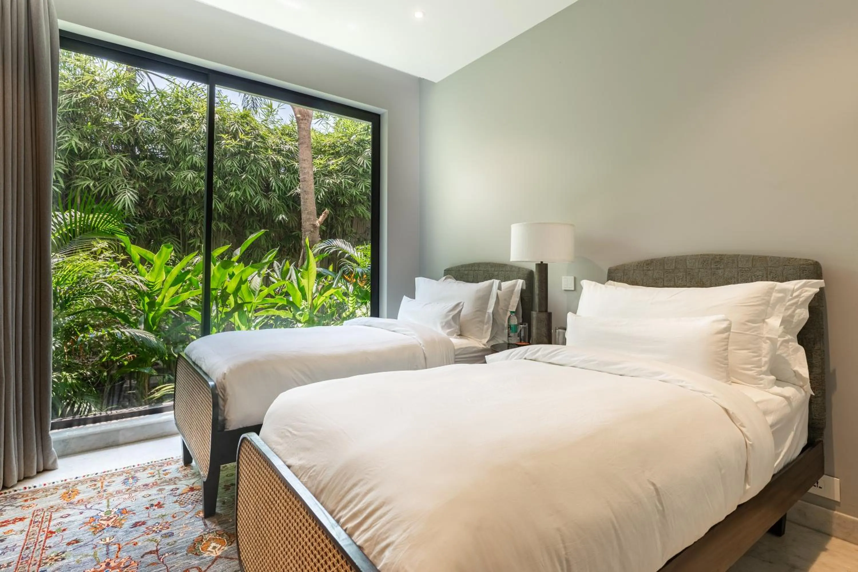 Bed in Amorzito by Solitaire Stays