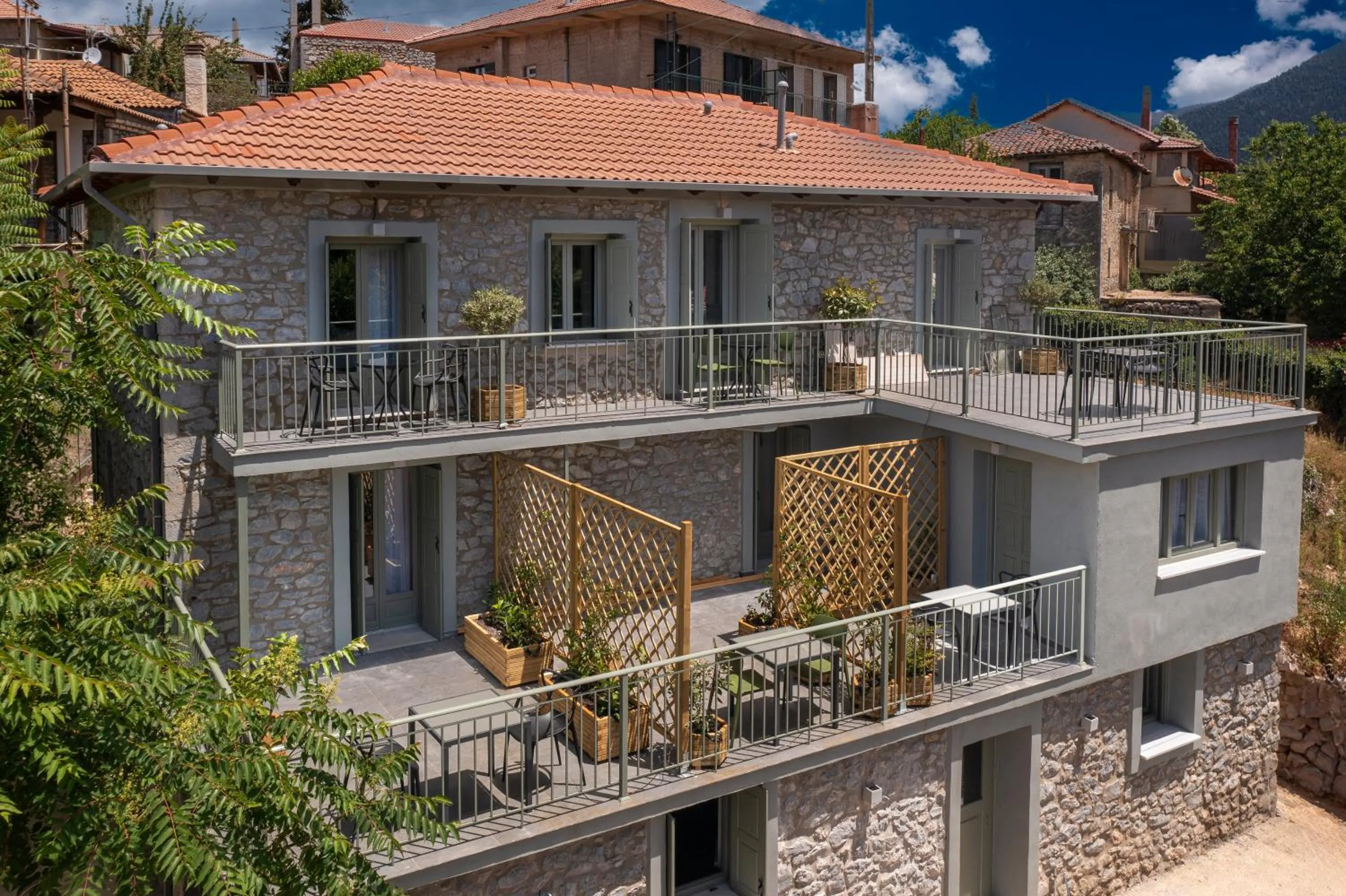 Property building in Arca Deorum