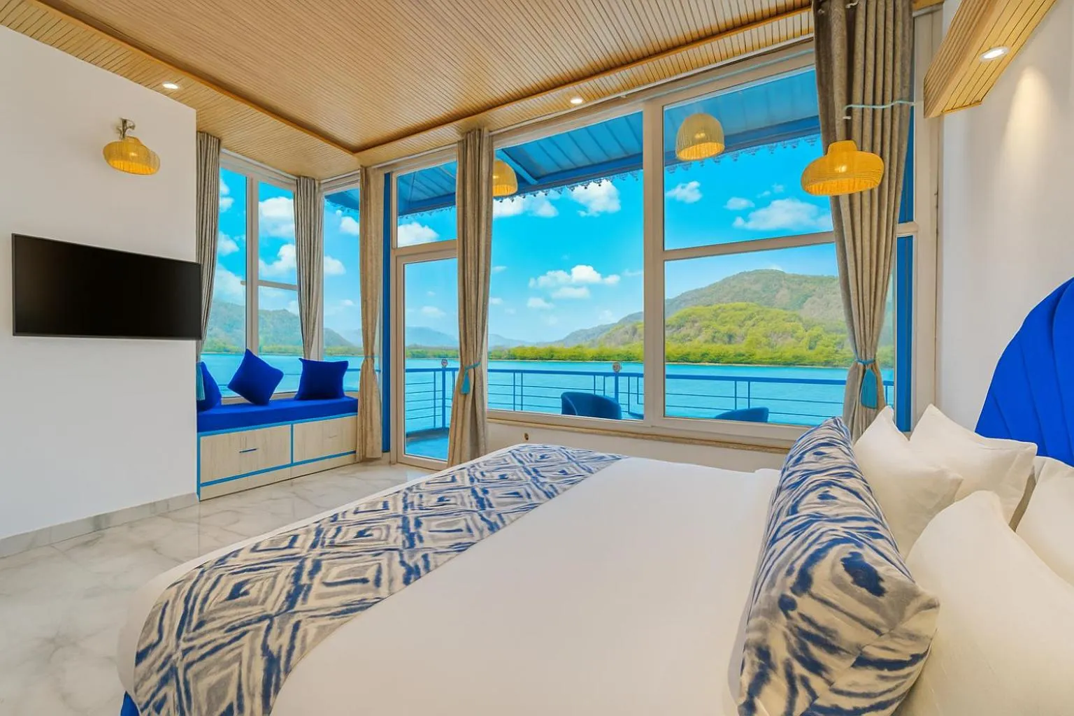 Bed in The Neeraj Ganga Cottages