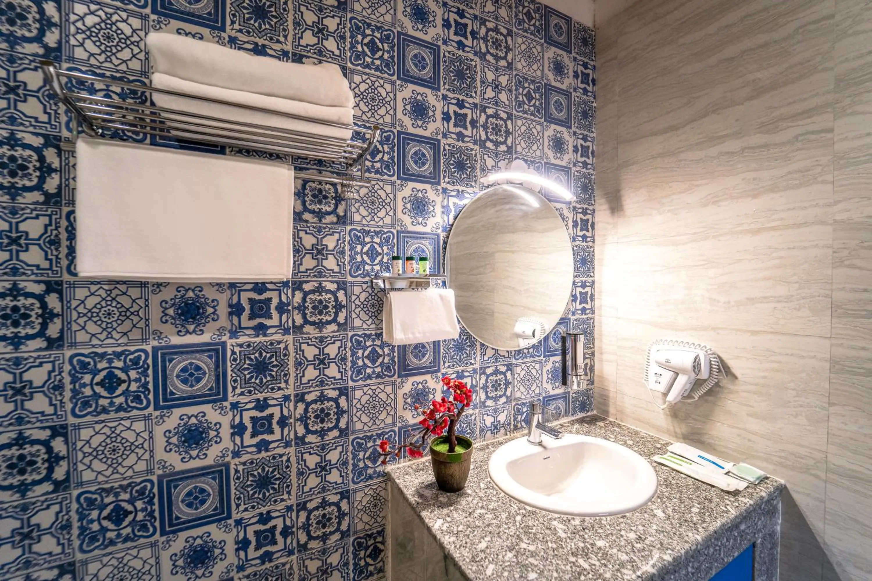 Bathroom in The Neeraj Ganga Cottages