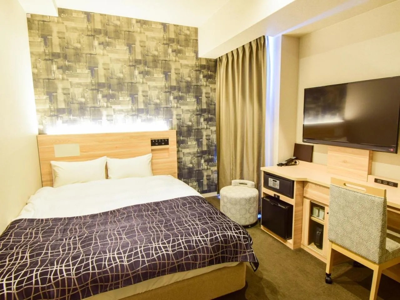 Bed in APA Hotel Kyoto Gojo Omiya