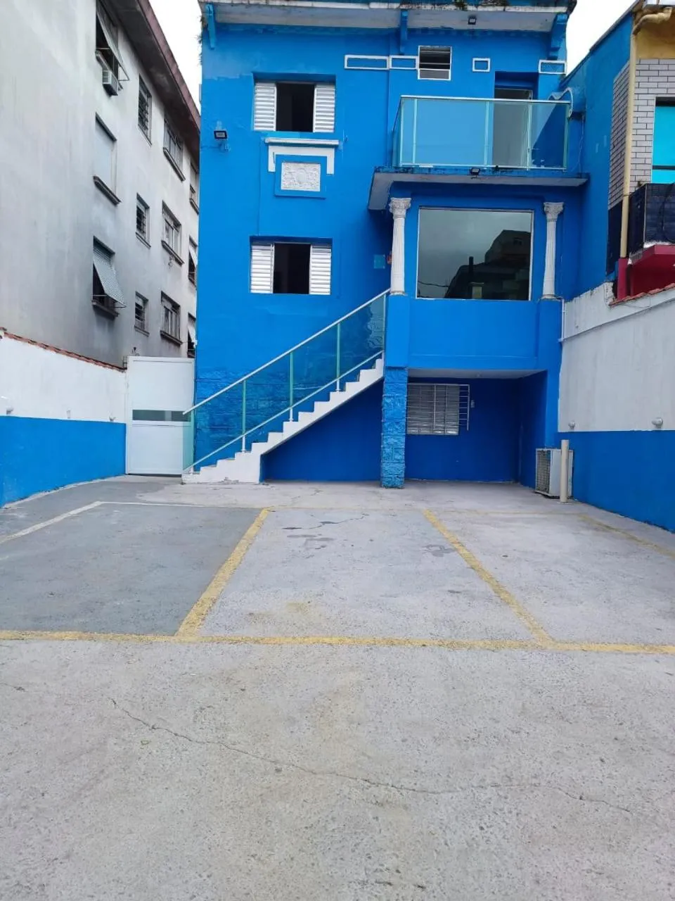 Facade/entrance in Pousada Aloha Santos