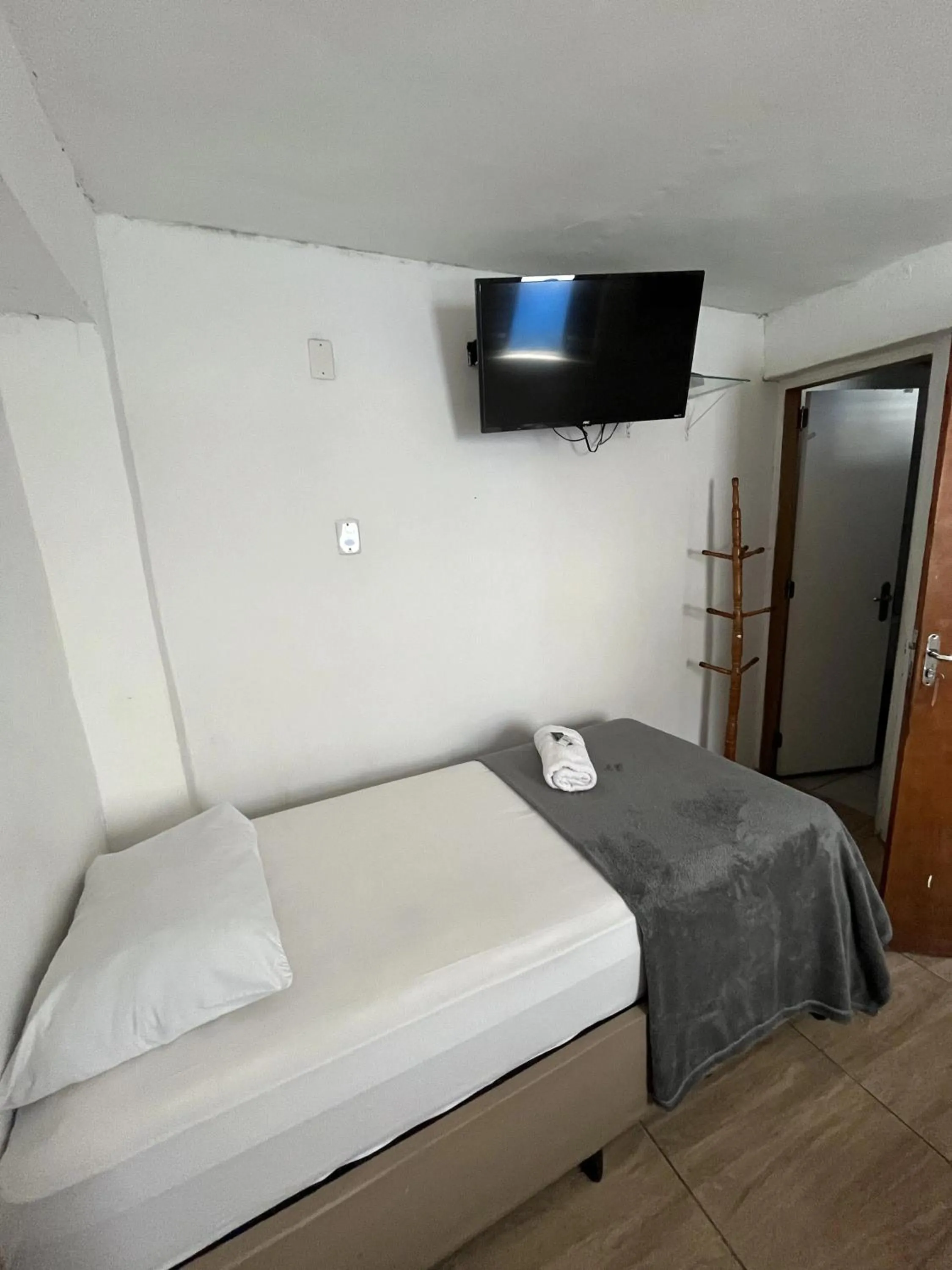 Photo of the whole room, Bed in Pousada Aloha Santos