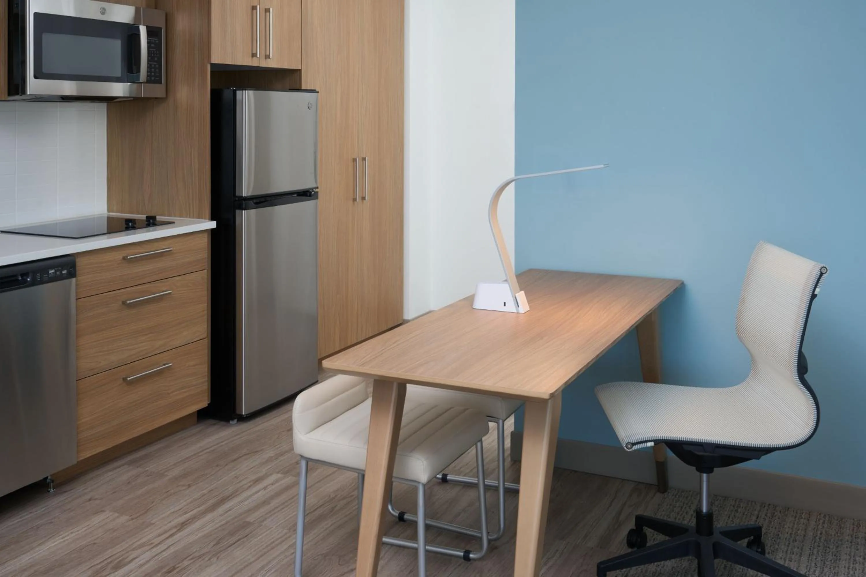 Photo of the whole room in Element Melbourne Oceanfront