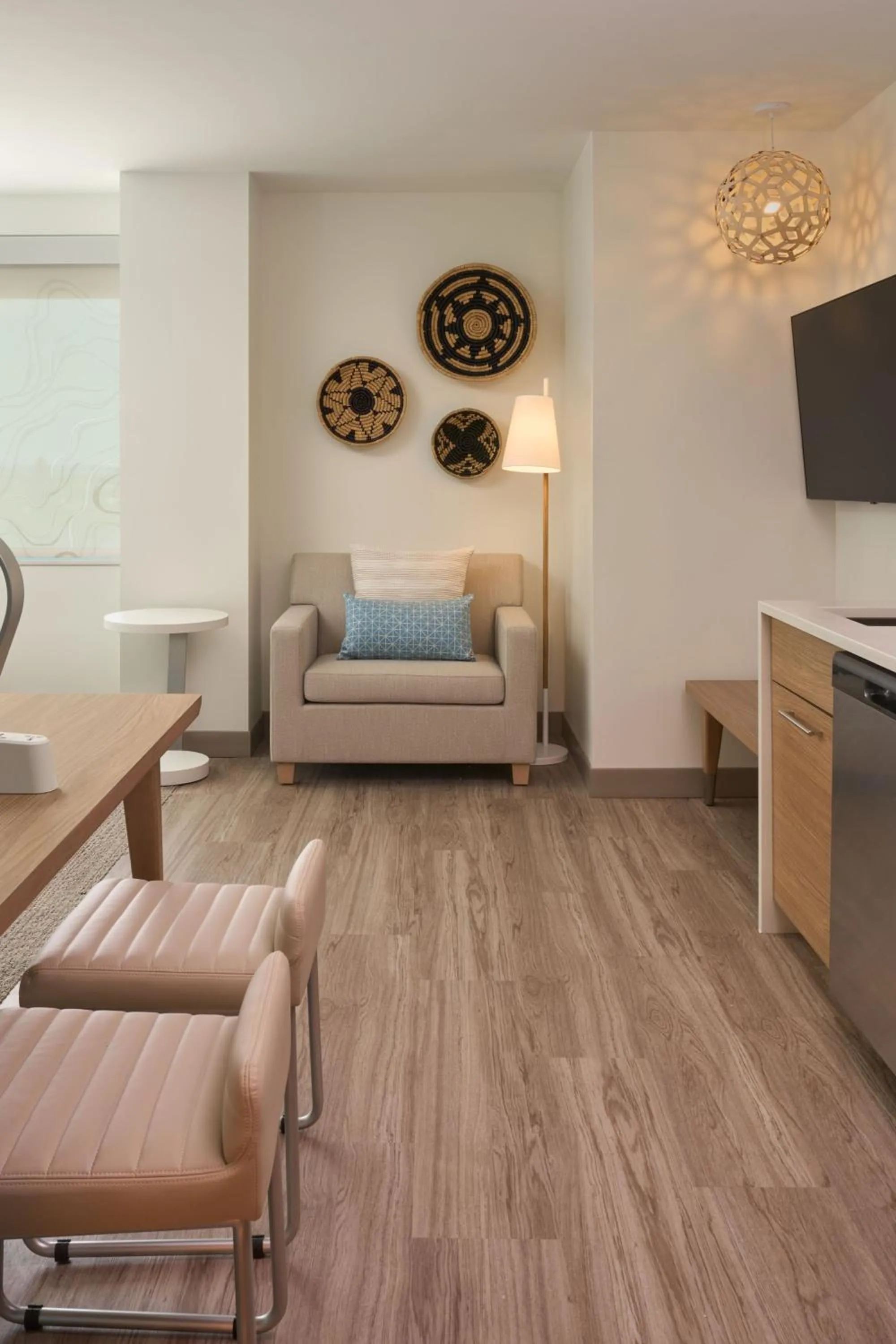 Photo of the whole room in Element Melbourne Oceanfront