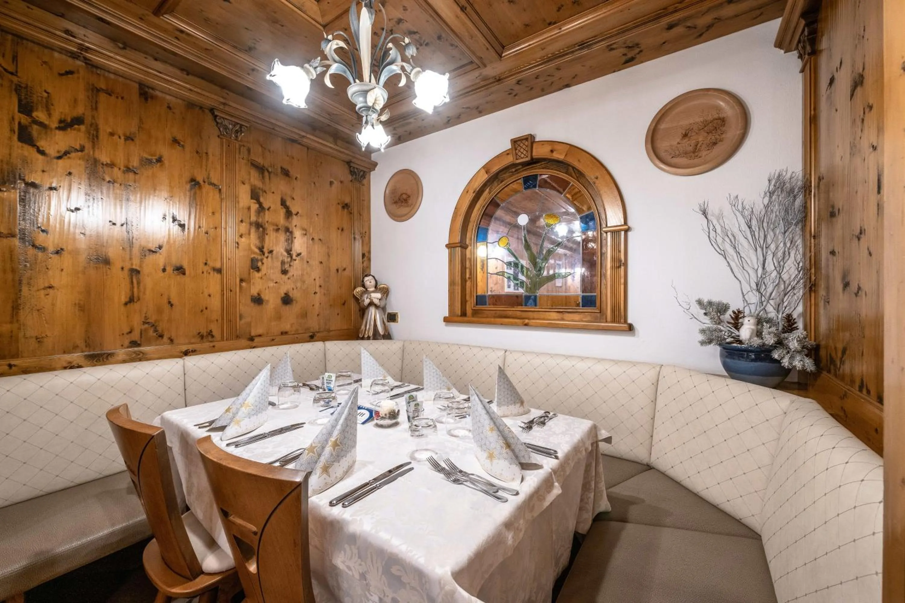 Restaurant/places to eat in EL CIASEL