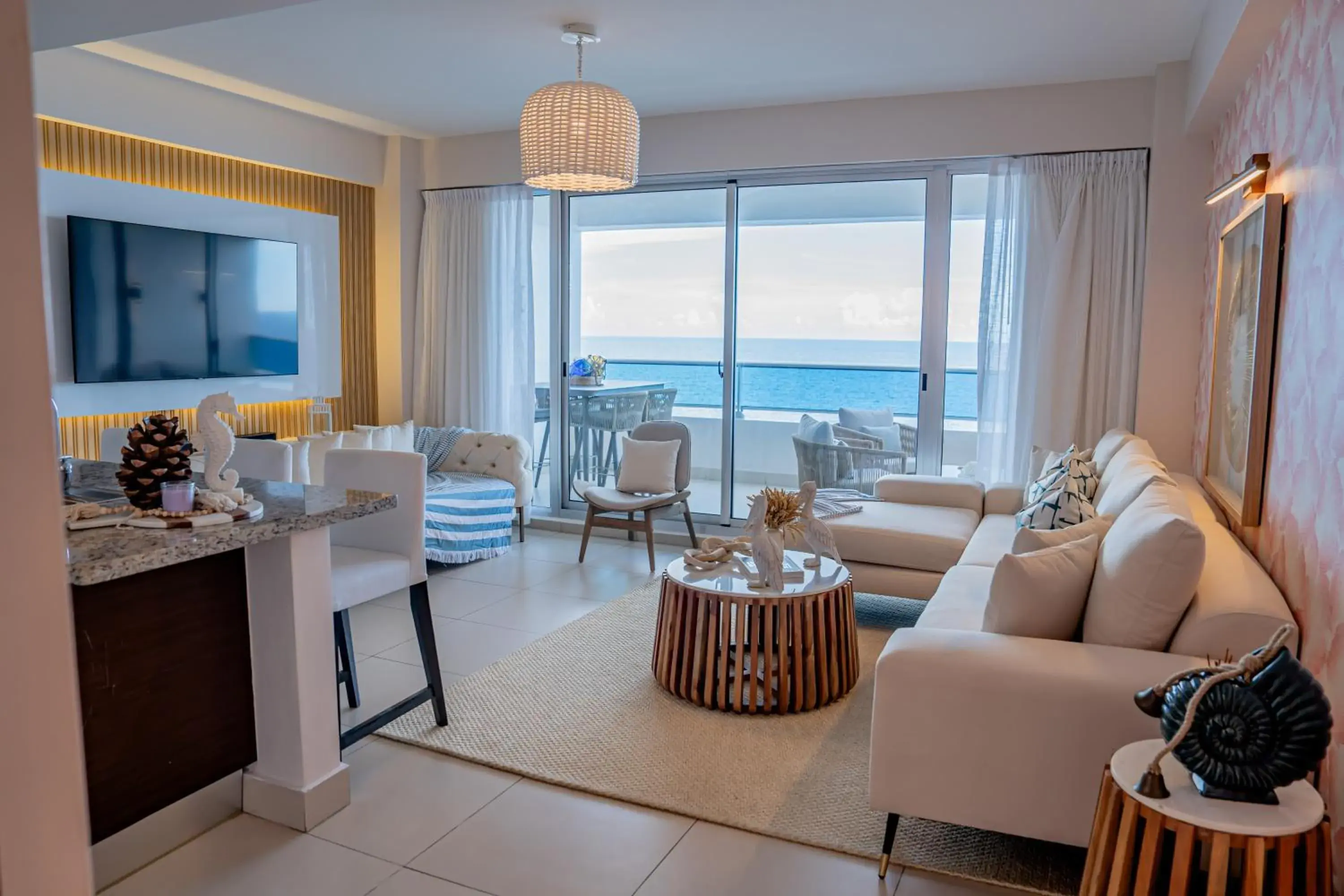 Two-Bedroom Deluxe Apartment with Ocean View in Xeliter Las Olas Juan Dolio Two-Bedroom Deluxe Apartment with Ocean View in Xeliter Las Olas Juan Dolio