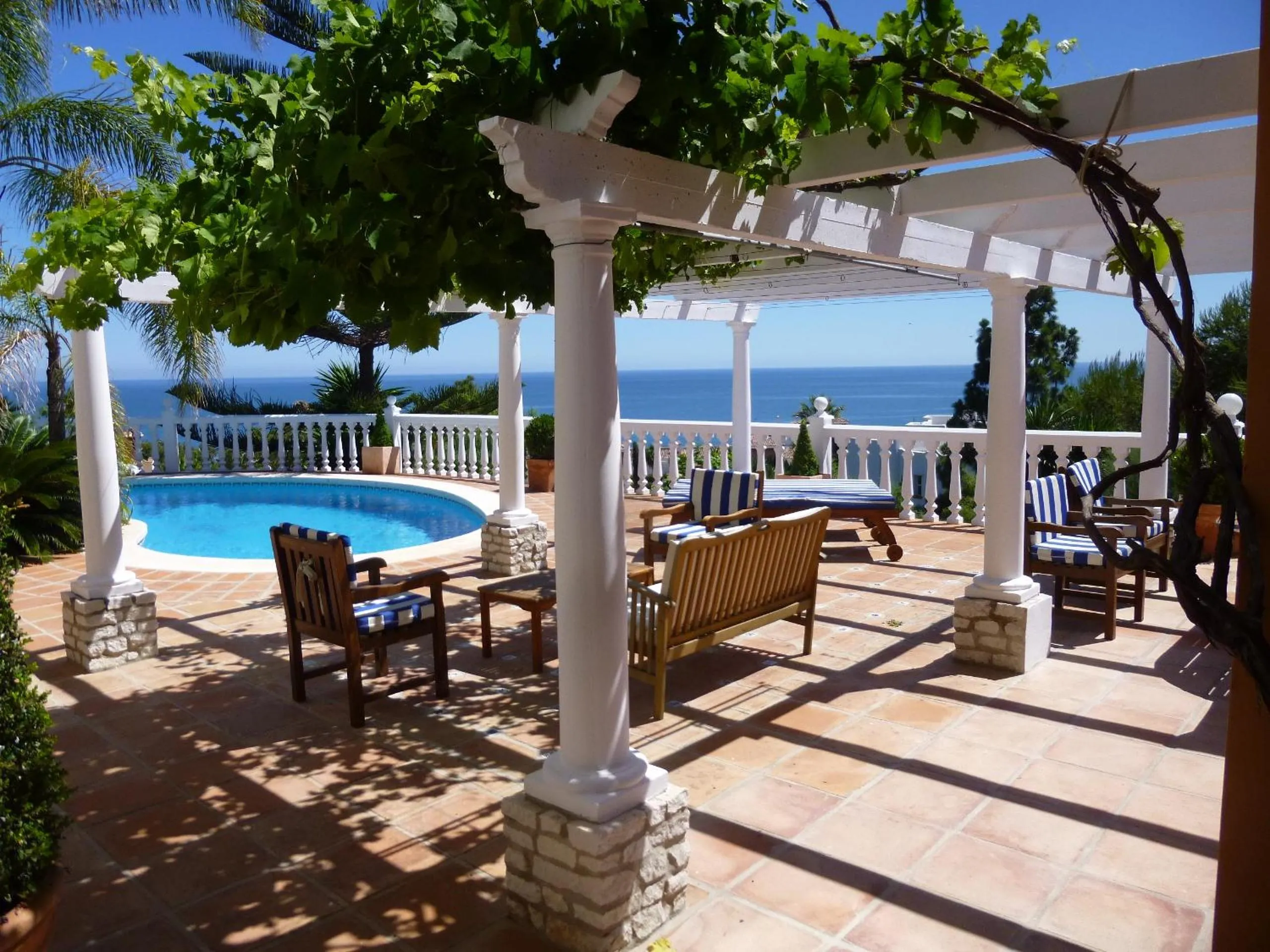 Swimming pool in La Perla de Torrenueva