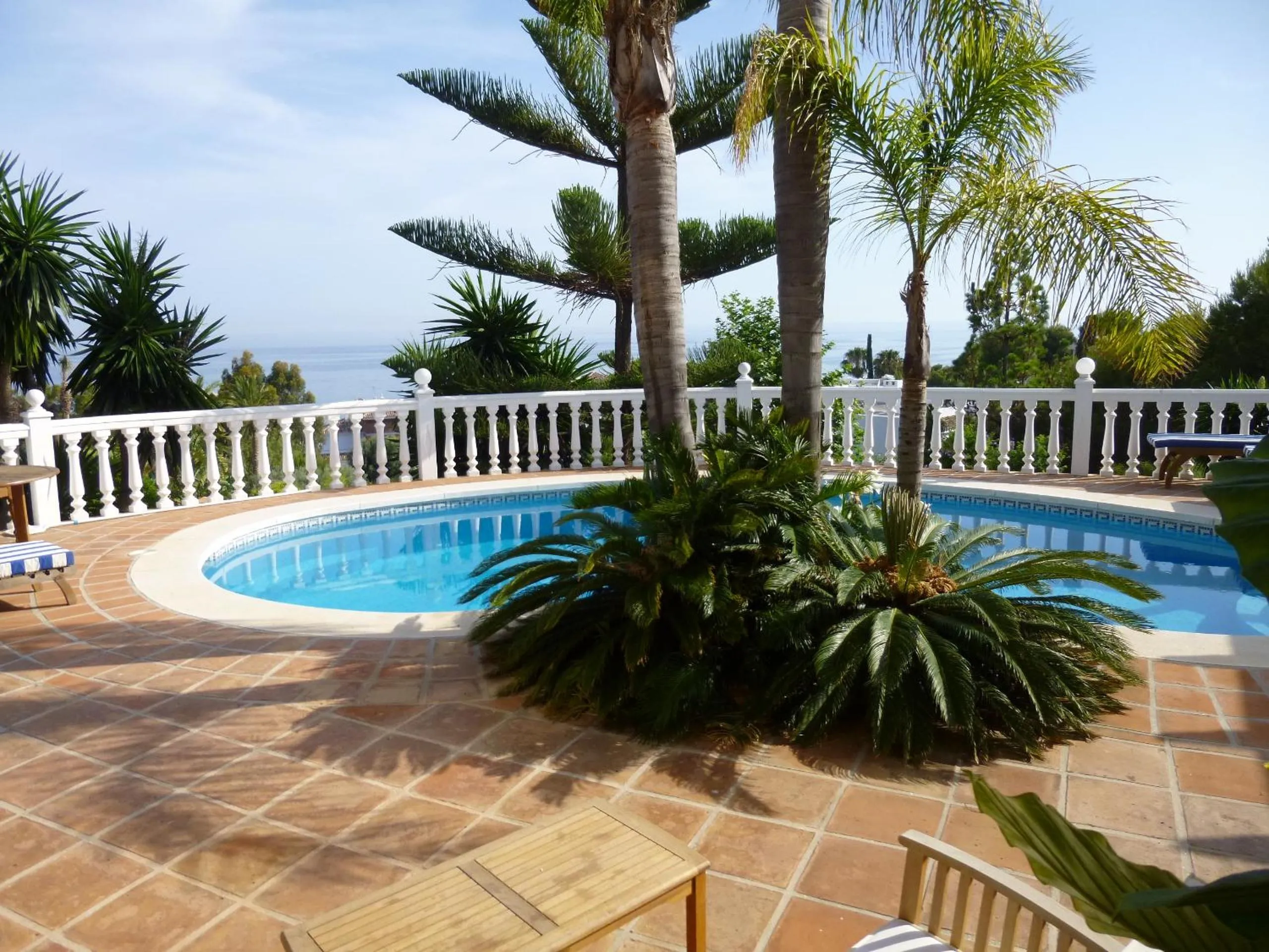 Swimming pool in La Perla de Torrenueva