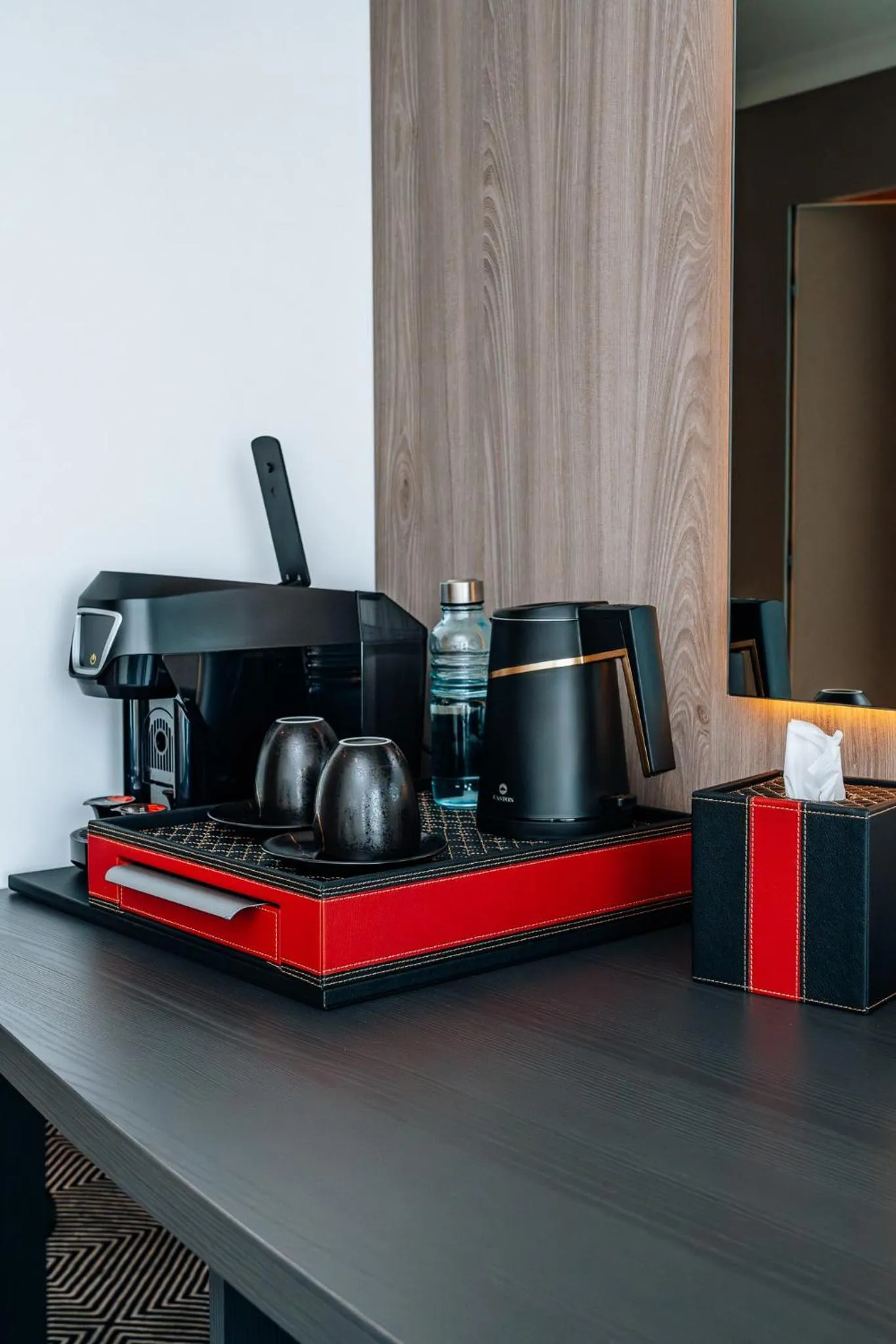 Coffee/tea facilities in Sky Airport Hotel