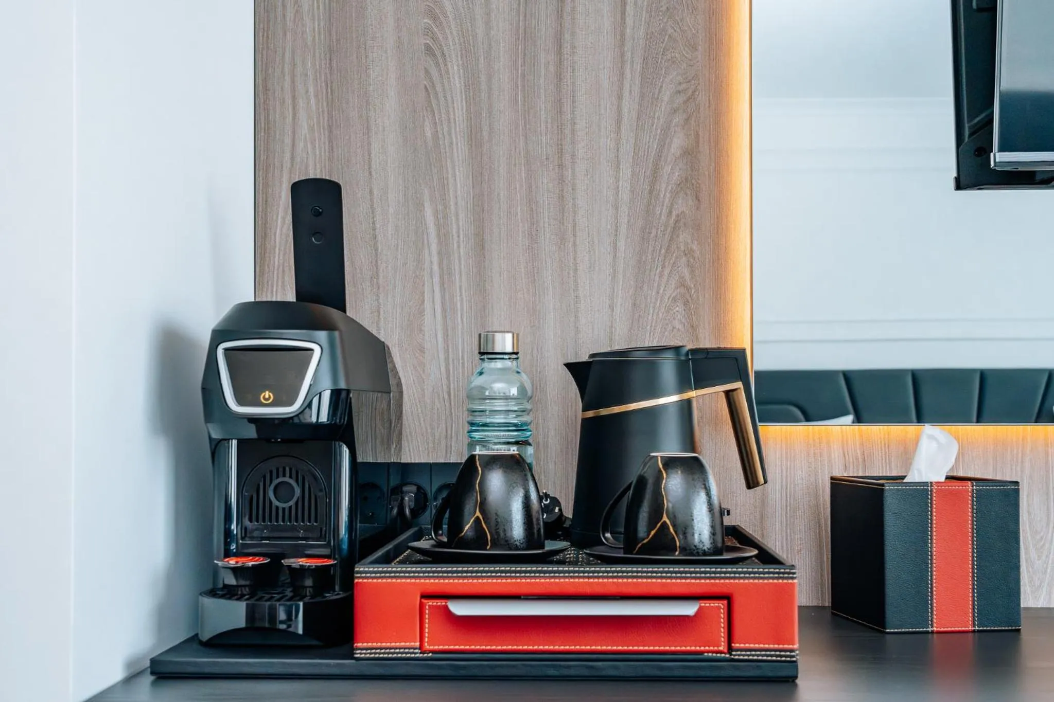 Coffee/tea facilities in Sky Airport Hotel