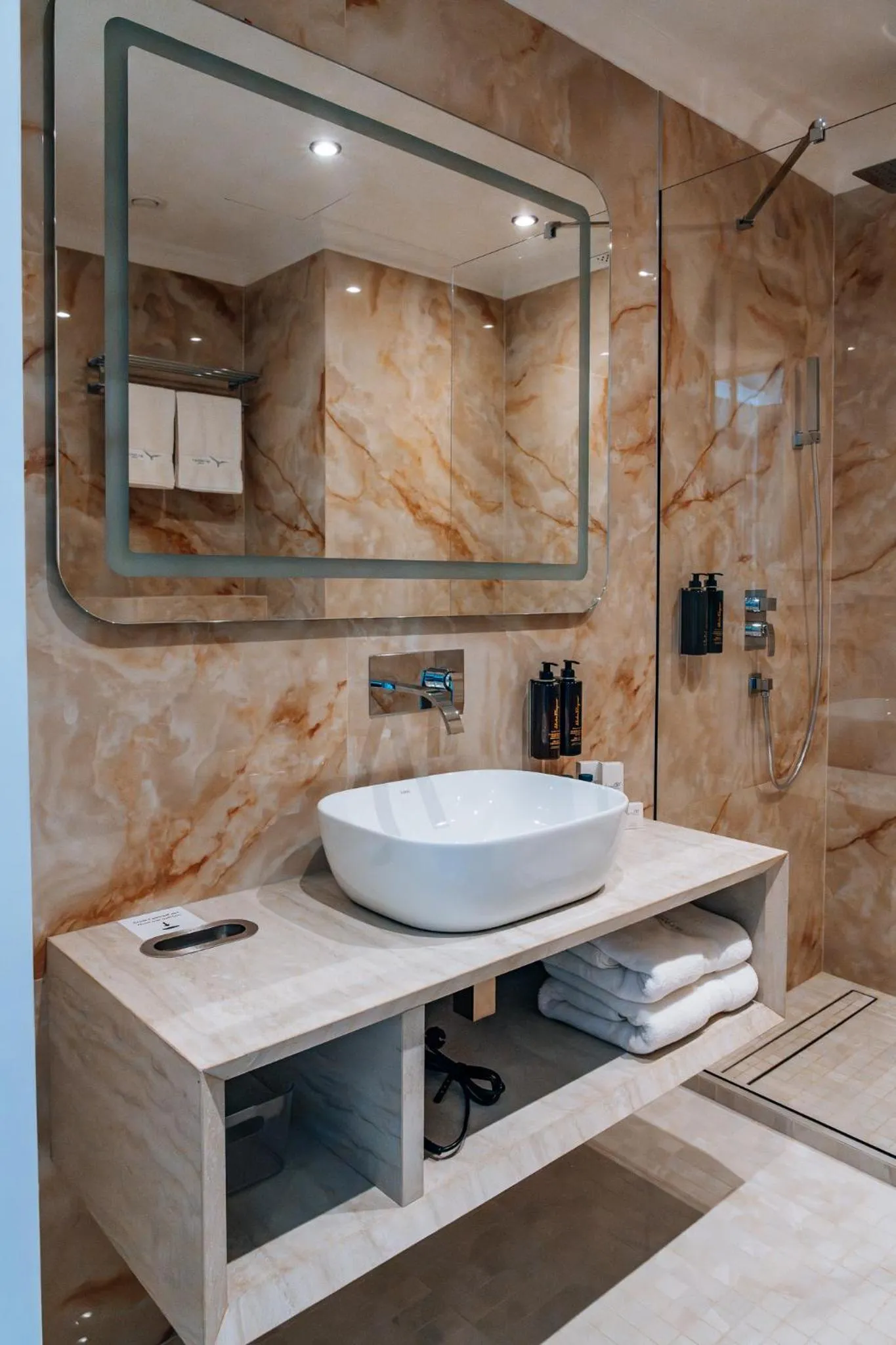 Shower in Sky Airport Hotel