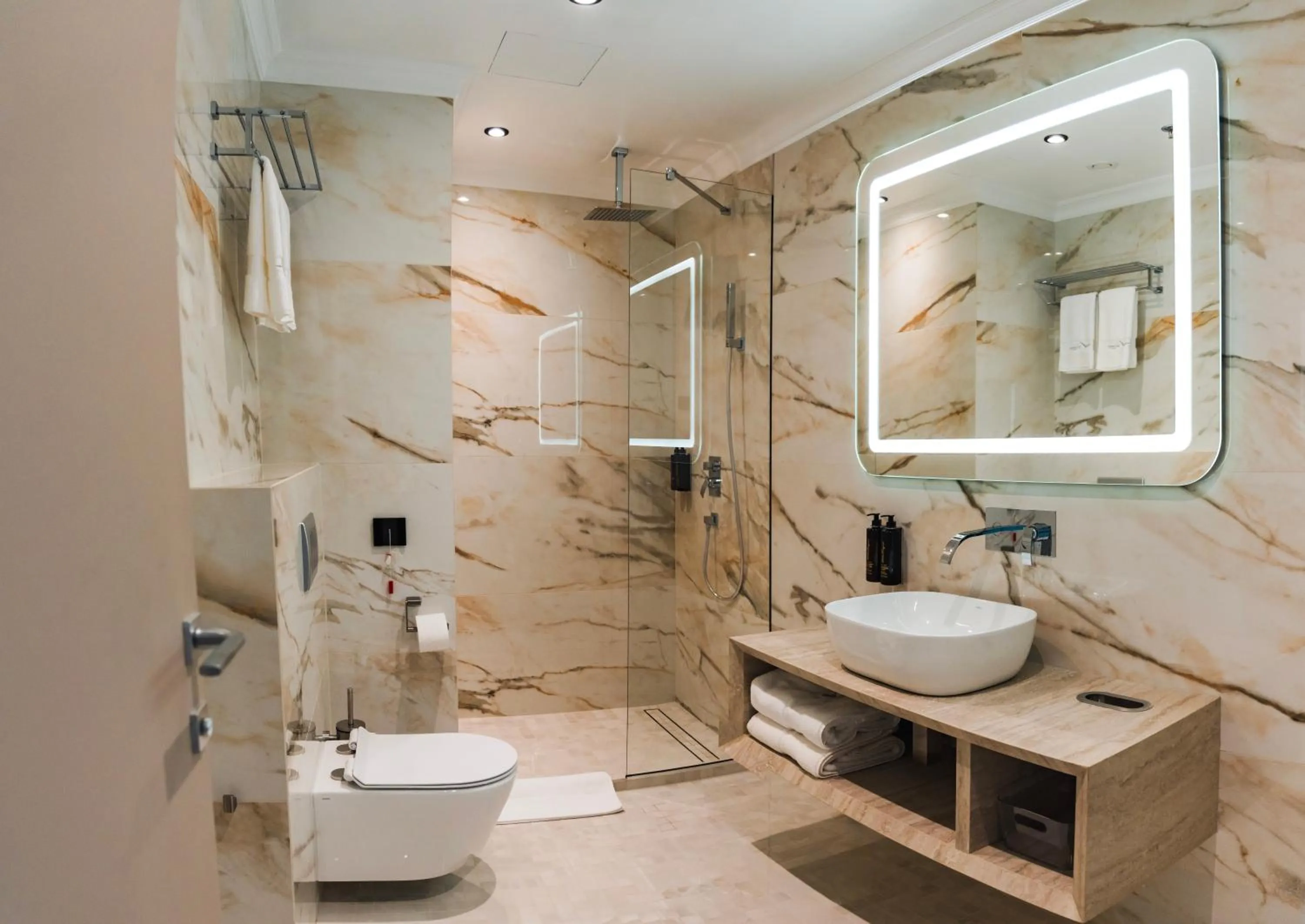 Shower in Sky Airport Hotel