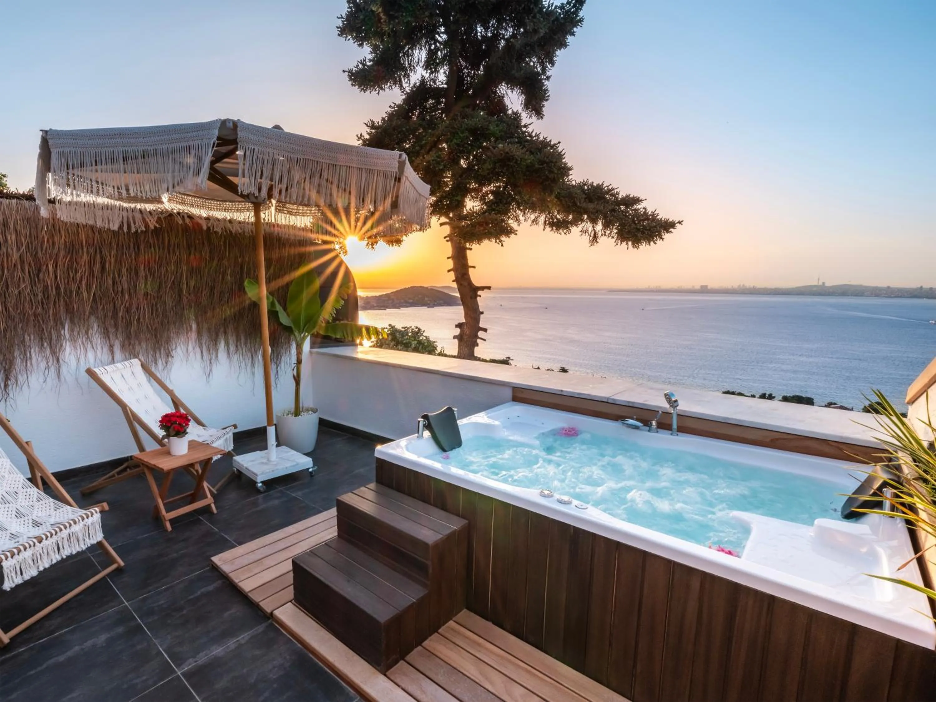 Natural landscape in Hillora Hotel Buyukada