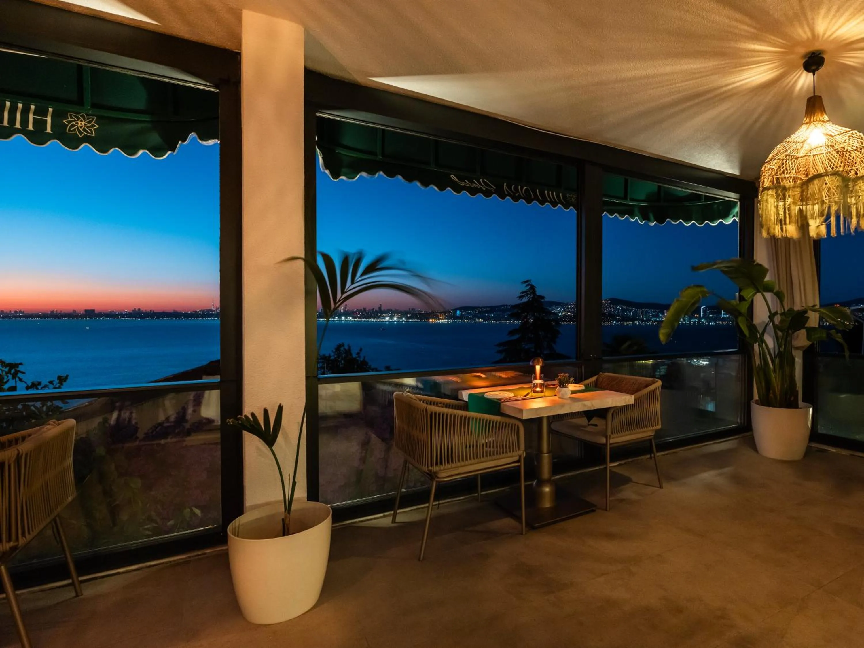 Restaurant/places to eat in Hillora Hotel Buyukada