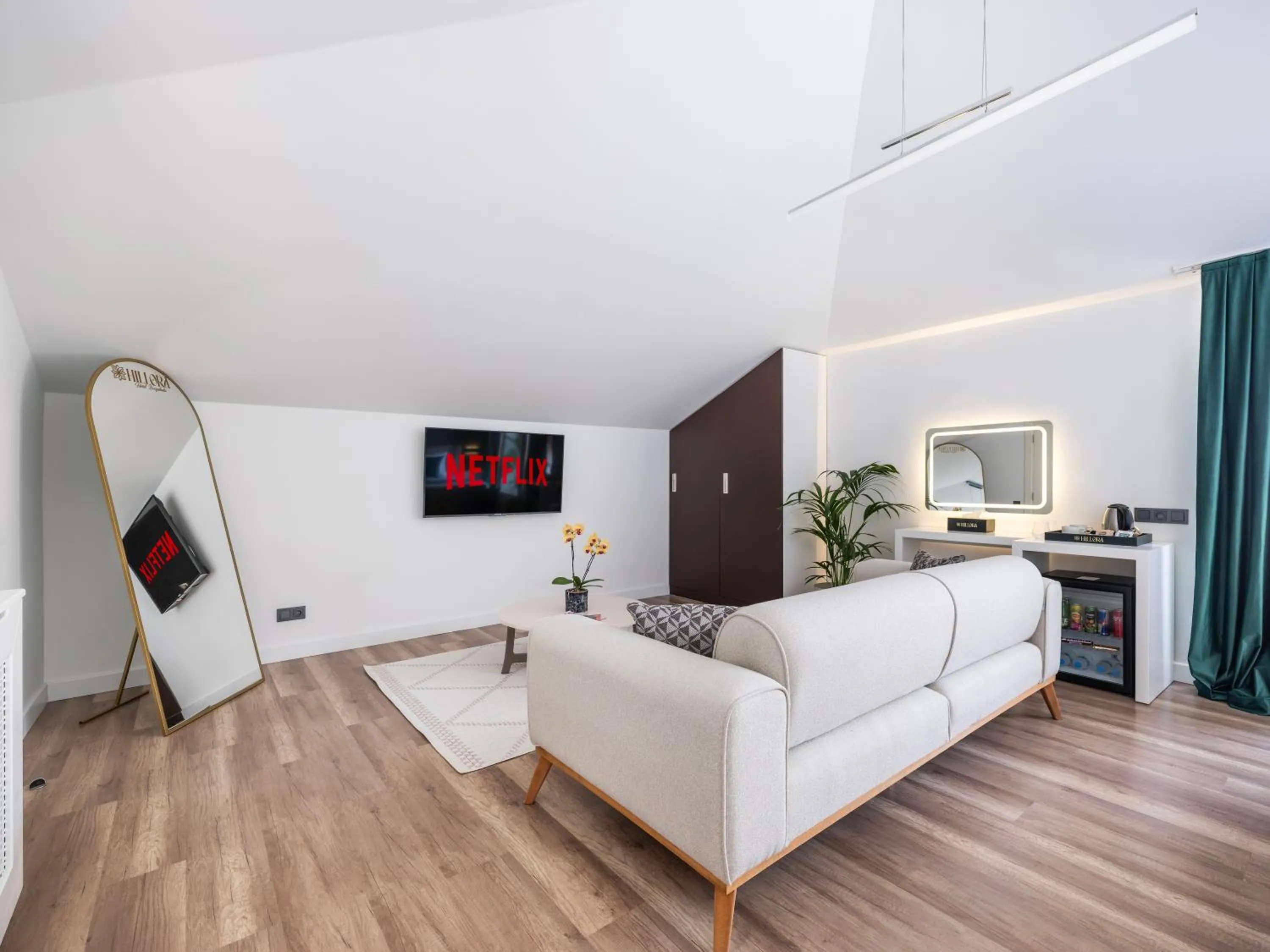 TV and multimedia in Hillora Hotel Buyukada