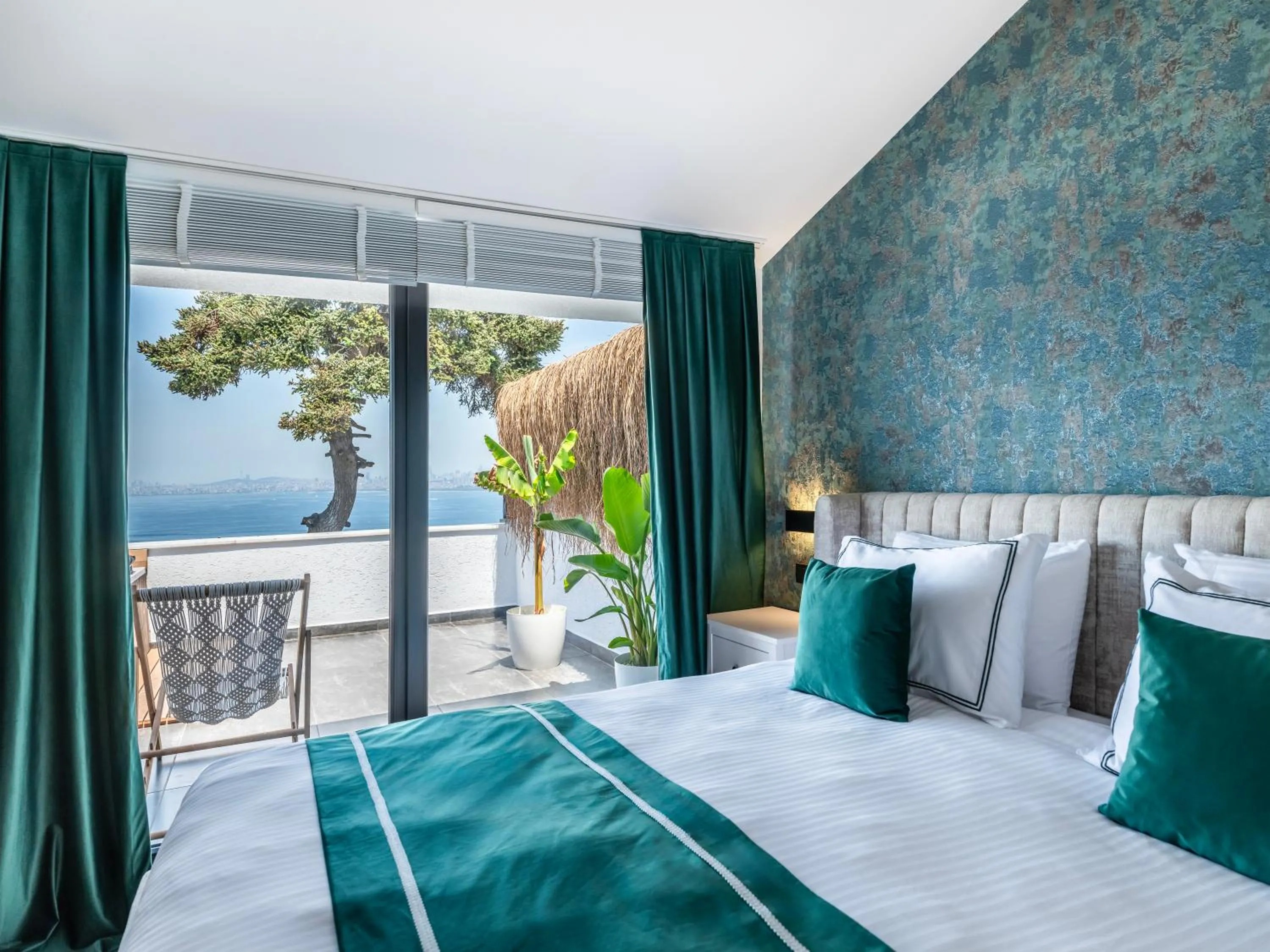 View (from property/room), Bed in Hillora Hotel Buyukada