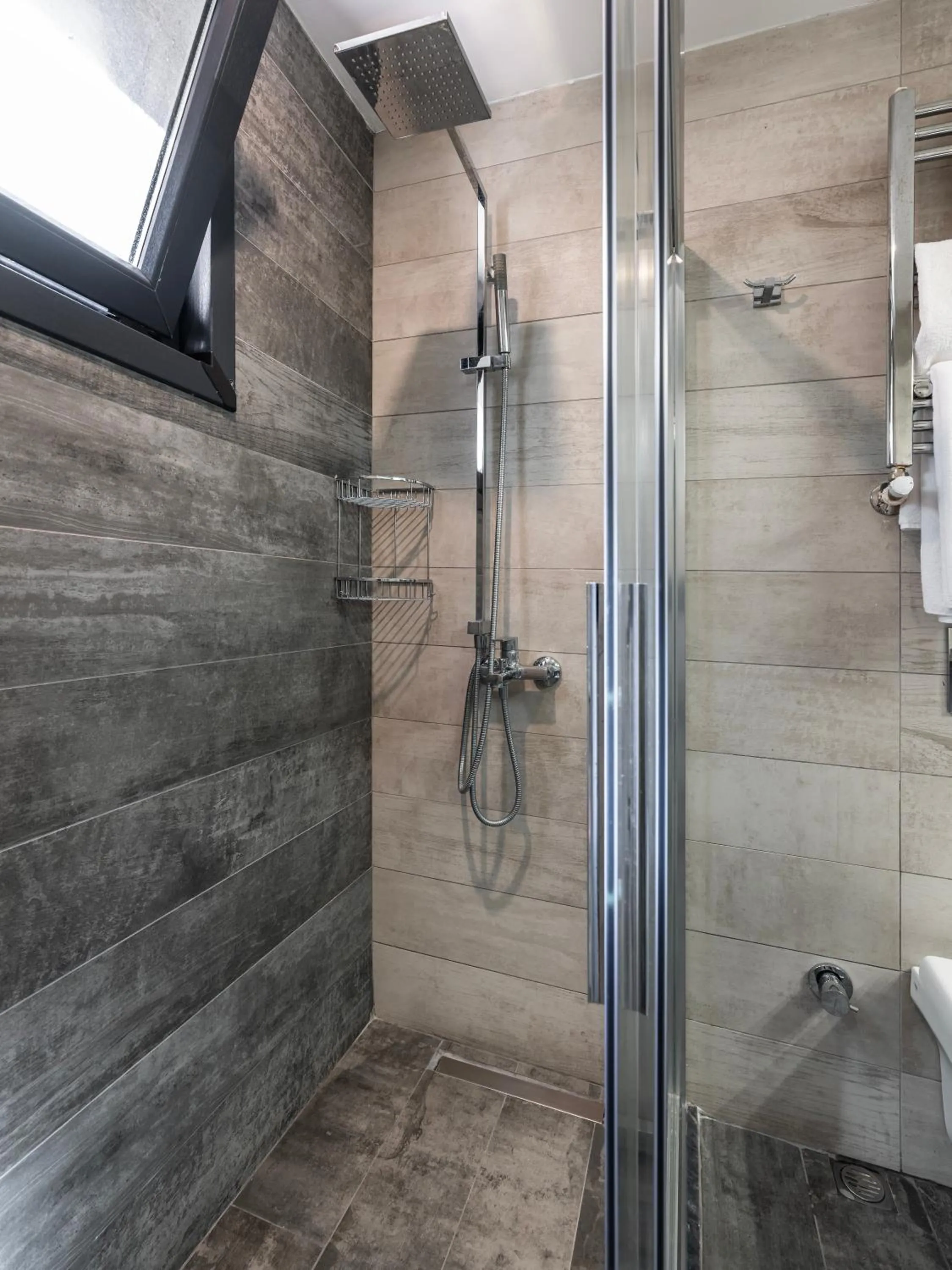 Shower in Hillora Hotel Buyukada