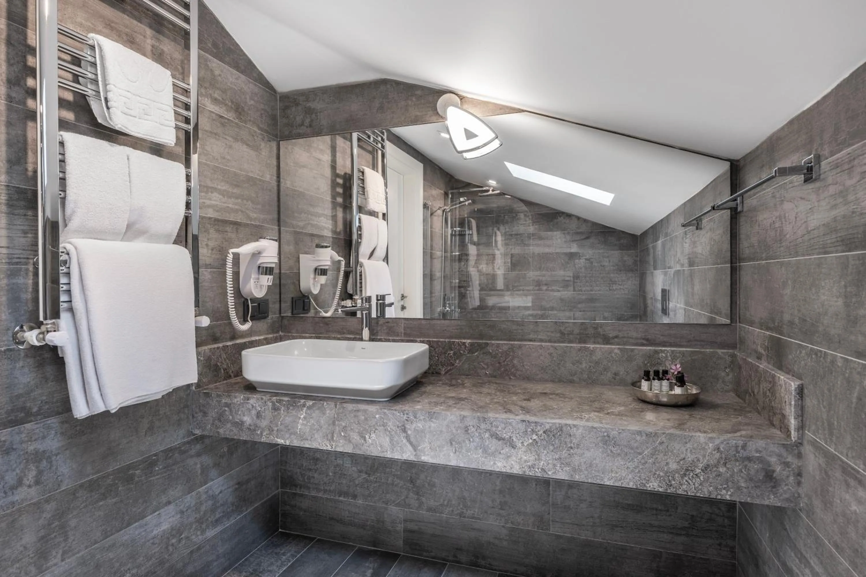 Shower in Hillora Hotel Buyukada