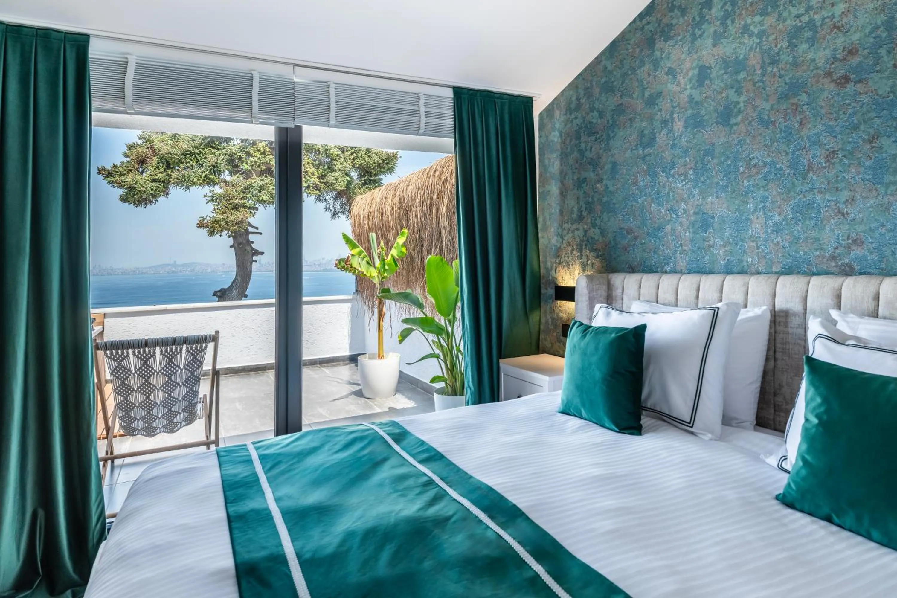 View (from property/room), Bed in Hillora Hotel Buyukada