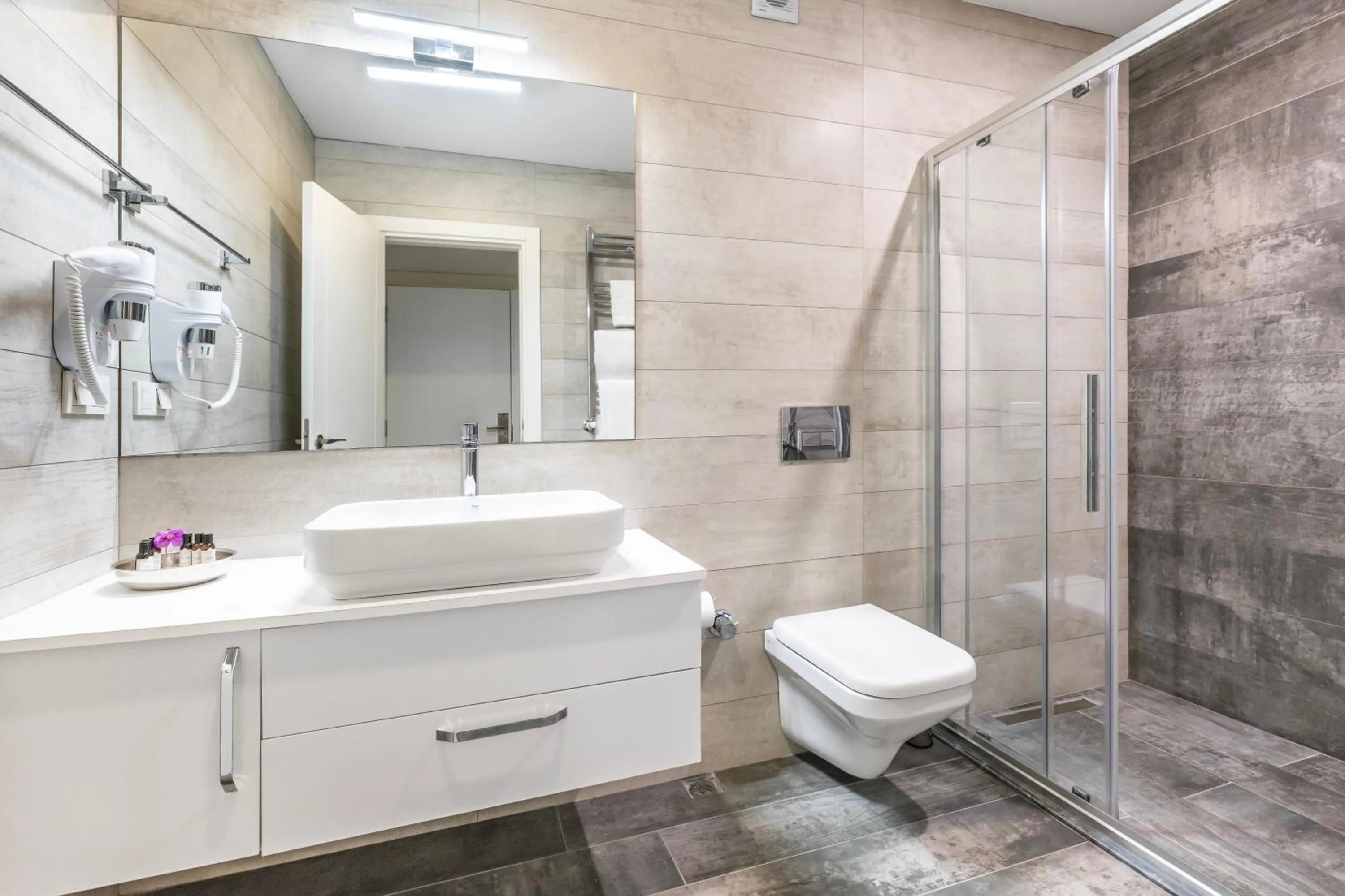 Shower in Hillora Hotel Buyukada