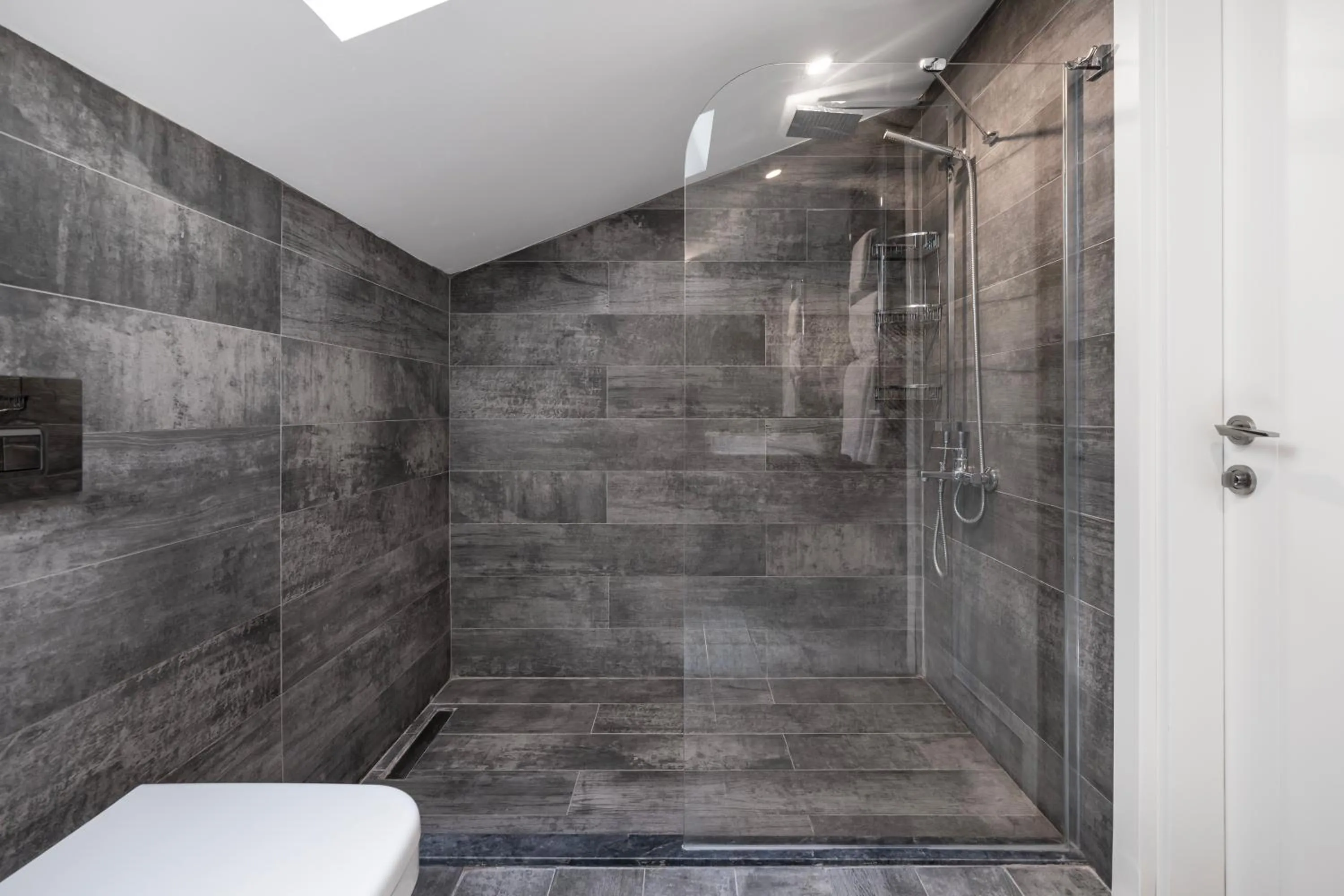Shower in Hillora Hotel Buyukada