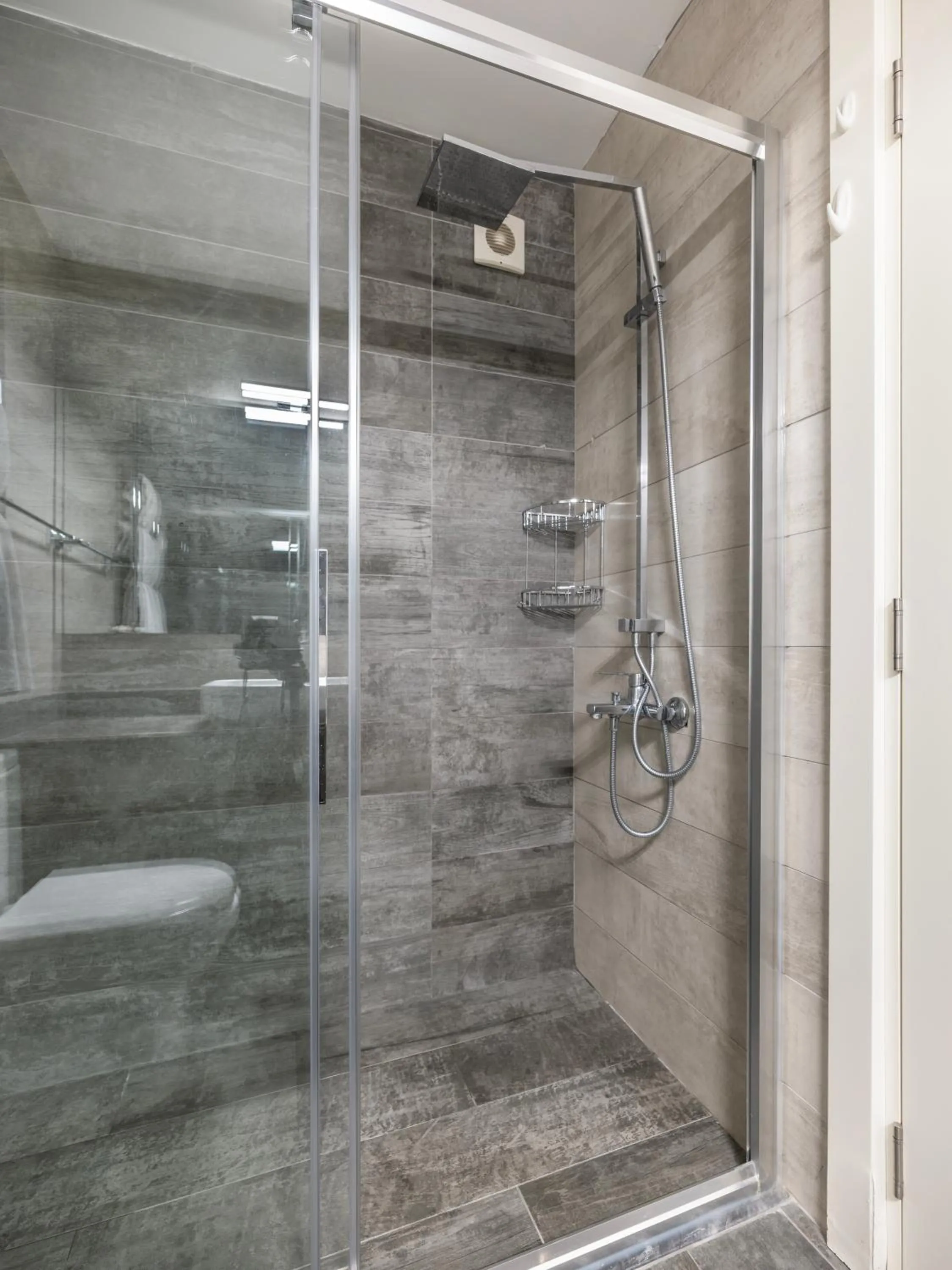 Shower in Hillora Hotel Buyukada
