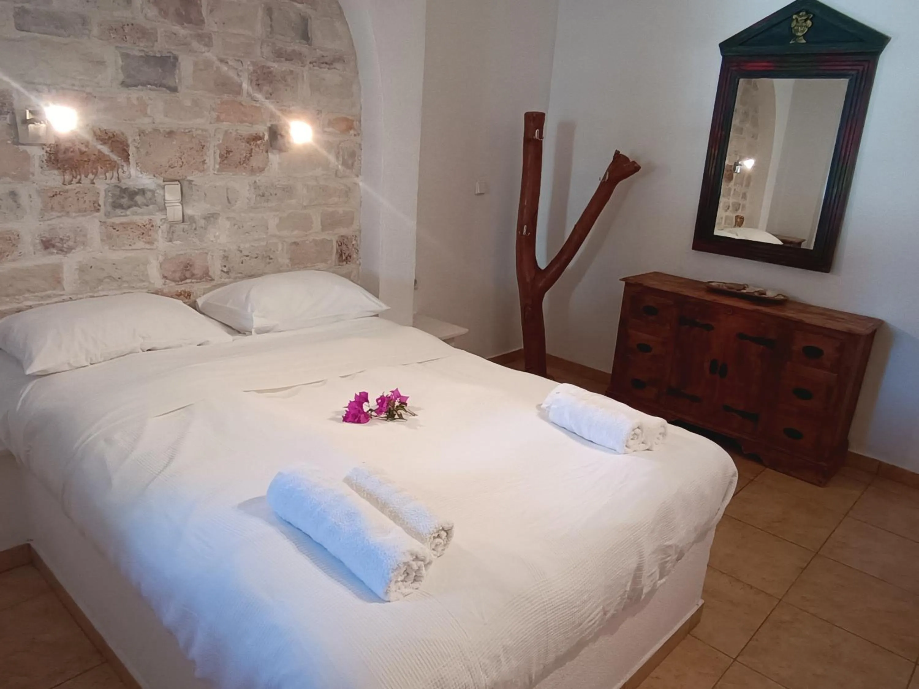 Bed in Naxos Summerland resort