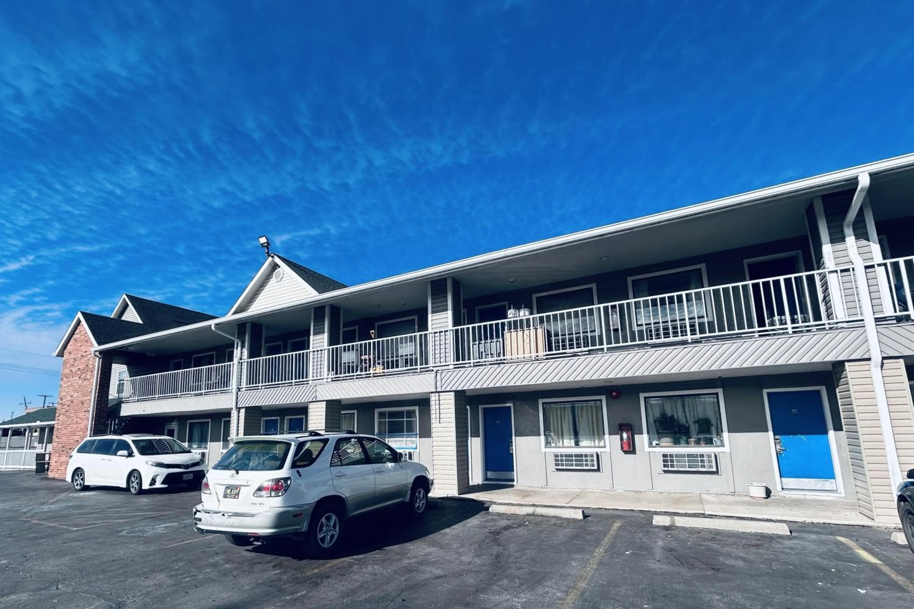 Parking in Residential Suites Blue Springs by Hotel O I 70