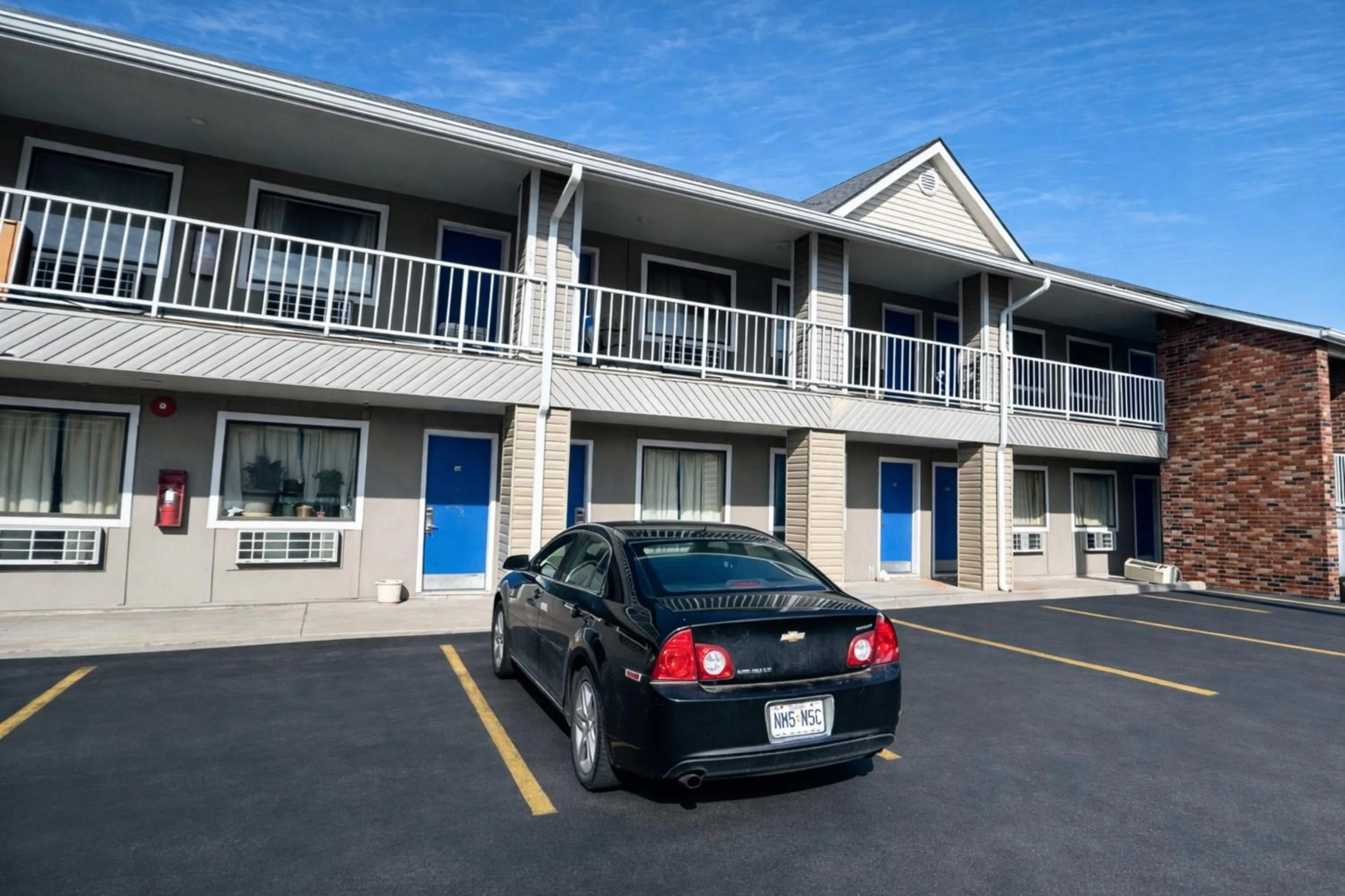 Parking in Residential Suites Blue Springs by Hotel O I 70