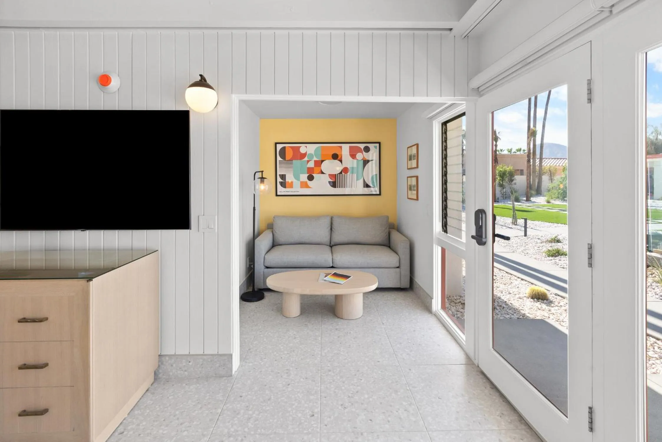 TV and multimedia, Bed in Mojave Resort - Adults Only