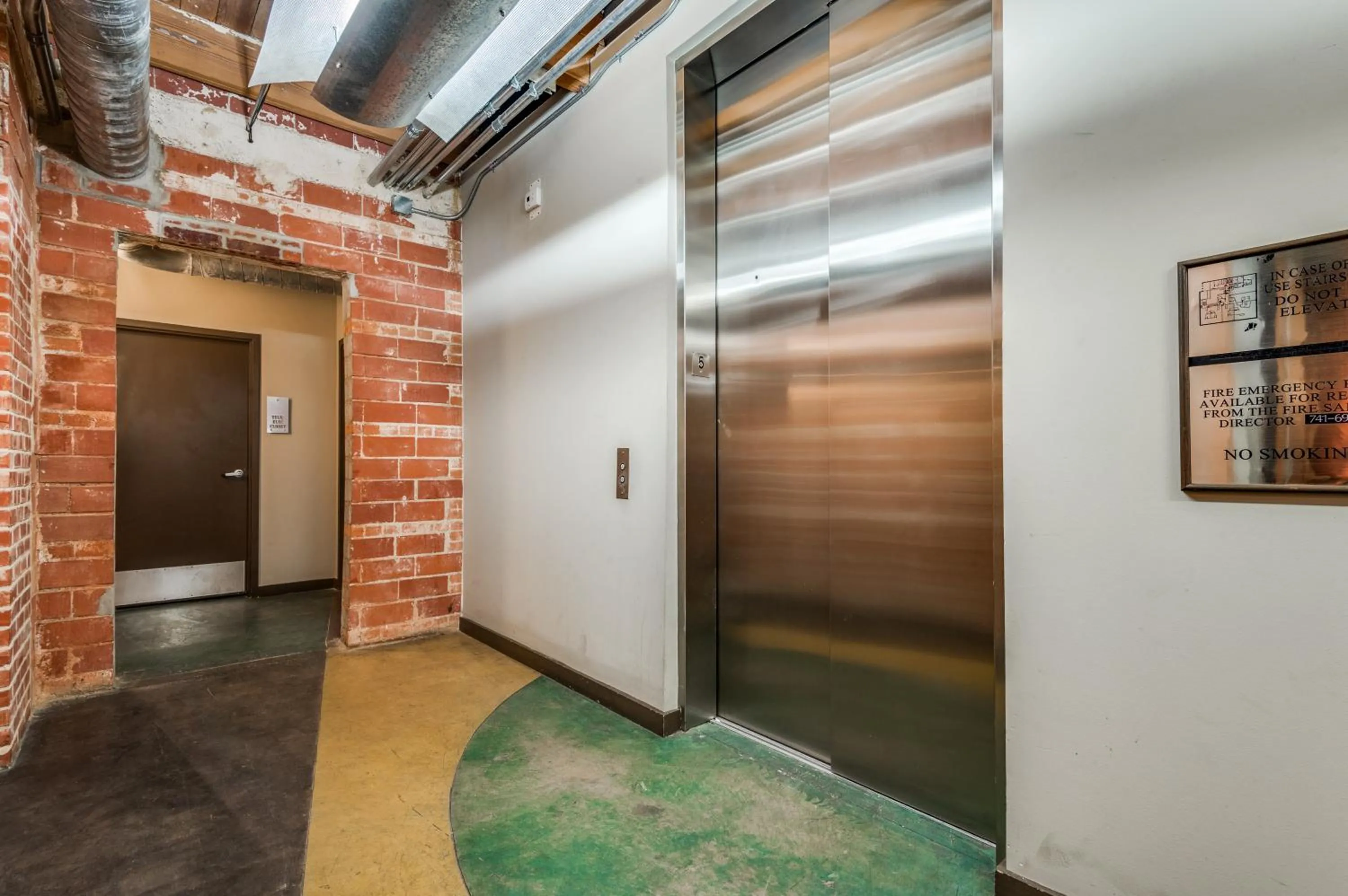 Downtown Dallas Condo - 2BR 1BA