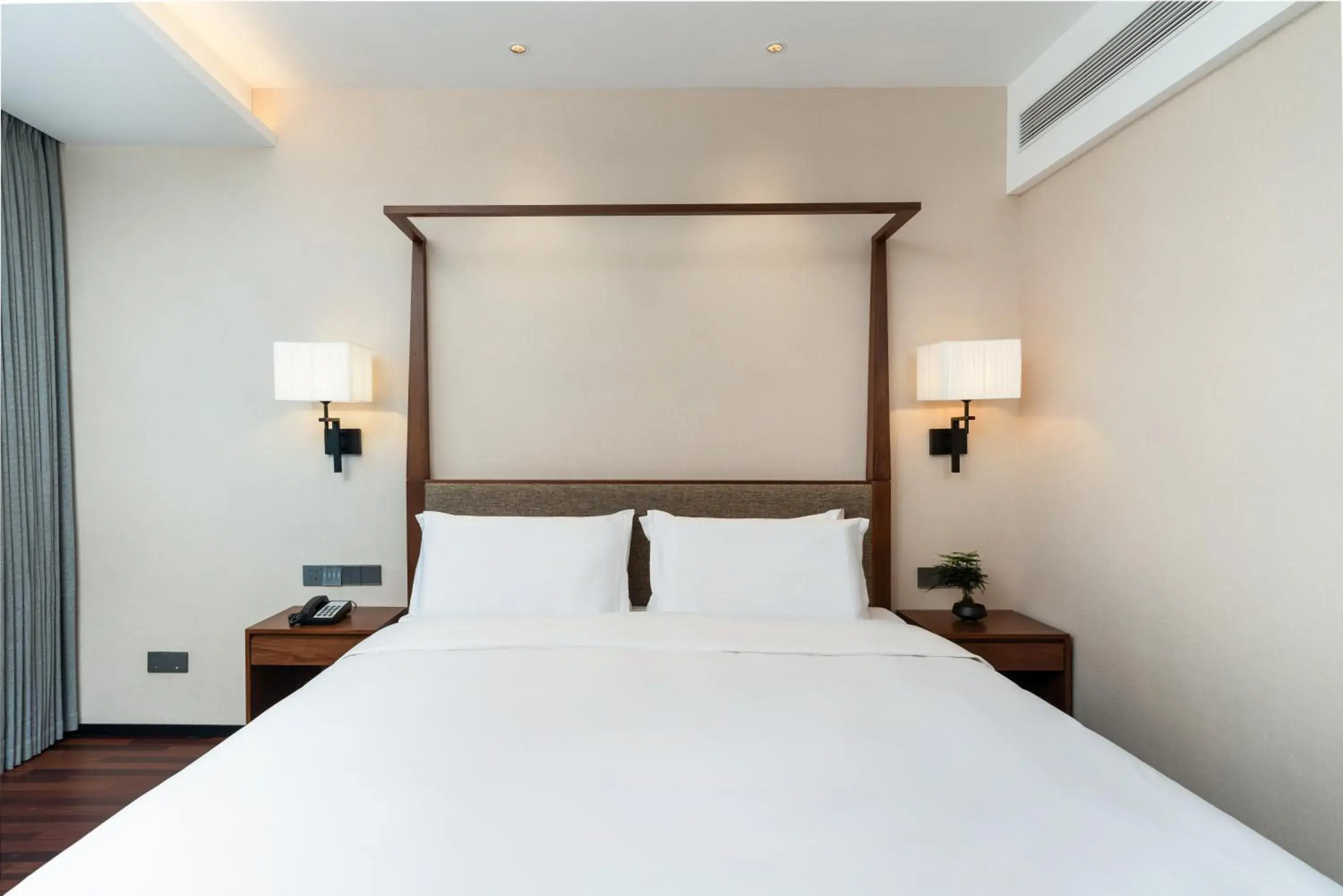 Photo of the whole room, Bed in SSAW Boutique Hotel Foshan Qiandeng Lake Photo of the whole room, Bed in SSAW Boutique Hotel Foshan Qiandeng Lake