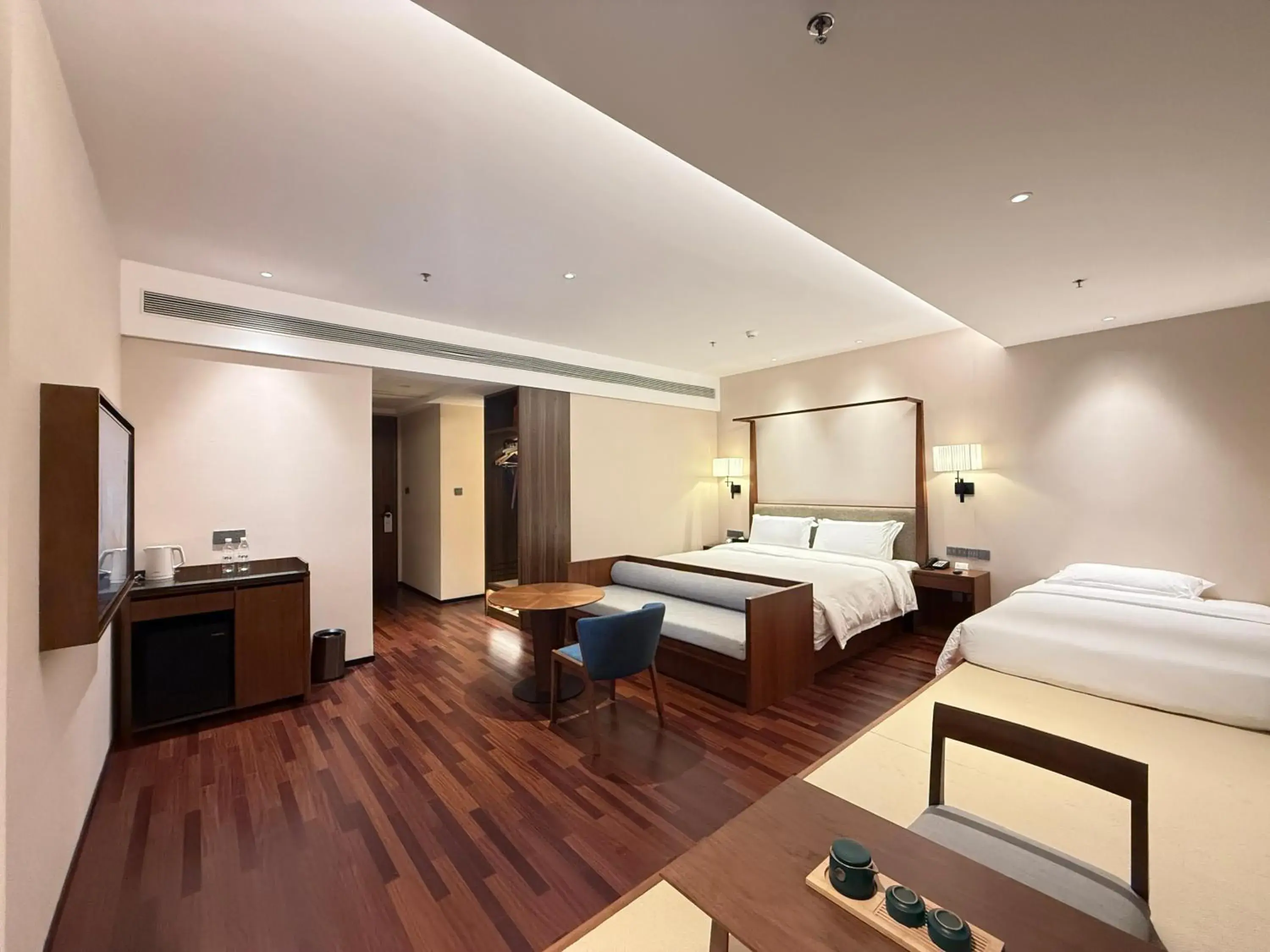Executive Triple Room in SSAW Boutique Hotel Foshan Qiandeng Lake Executive Triple Room in SSAW Boutique Hotel Foshan Qiandeng Lake