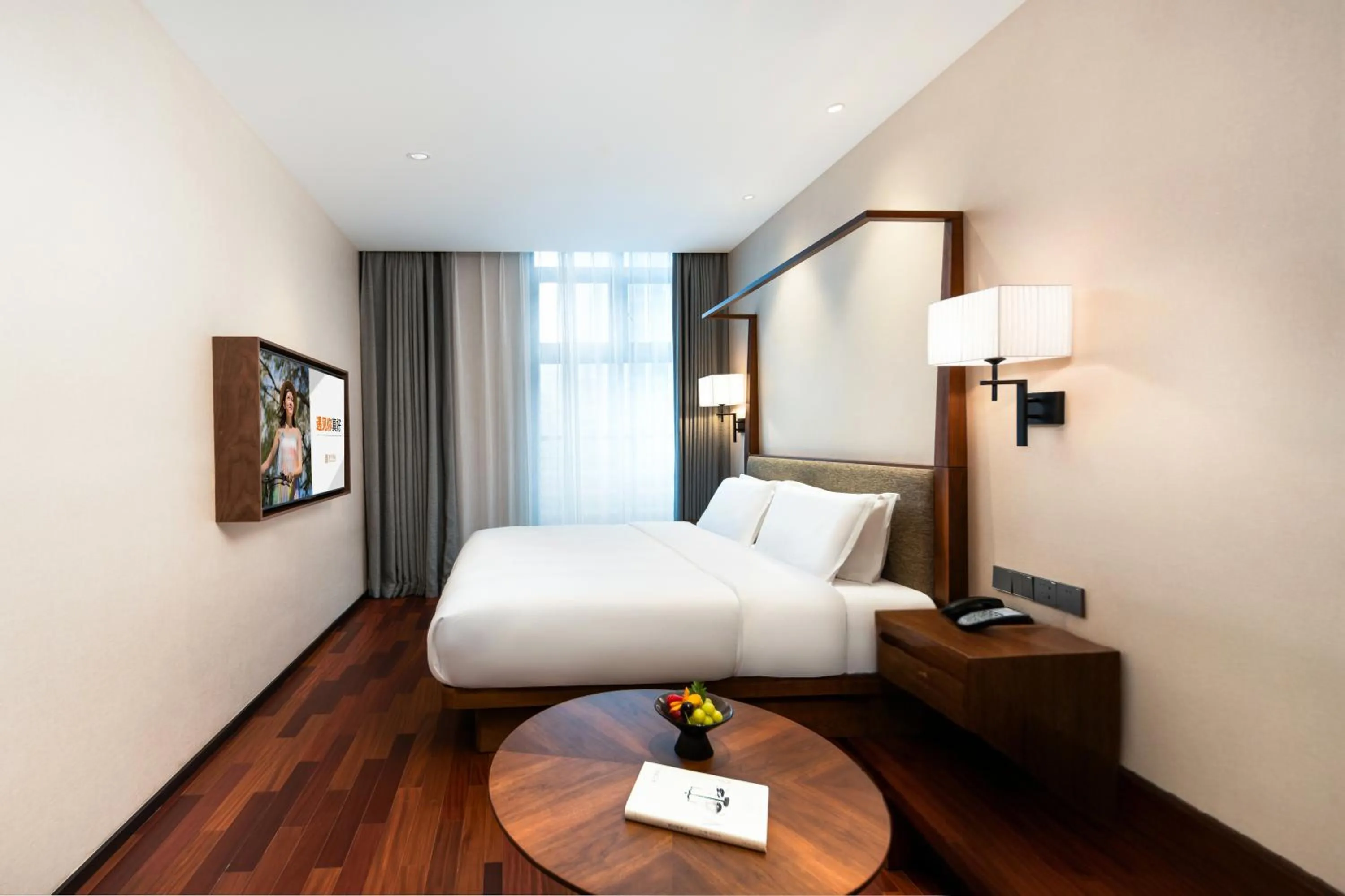 Photo of the whole room, Bed in SSAW Boutique Hotel Foshan Qiandeng Lake