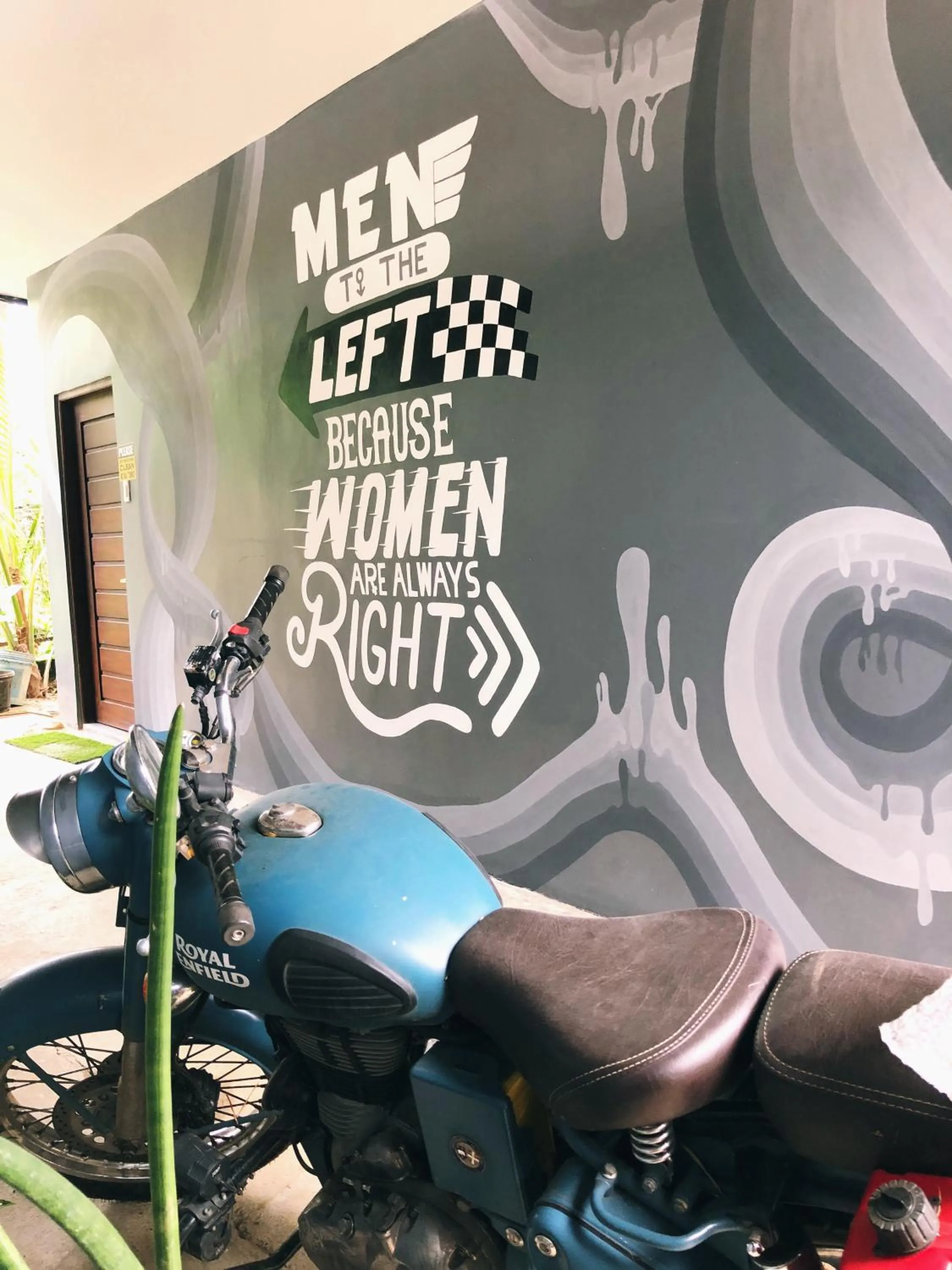 Cafe Moto Hostel
