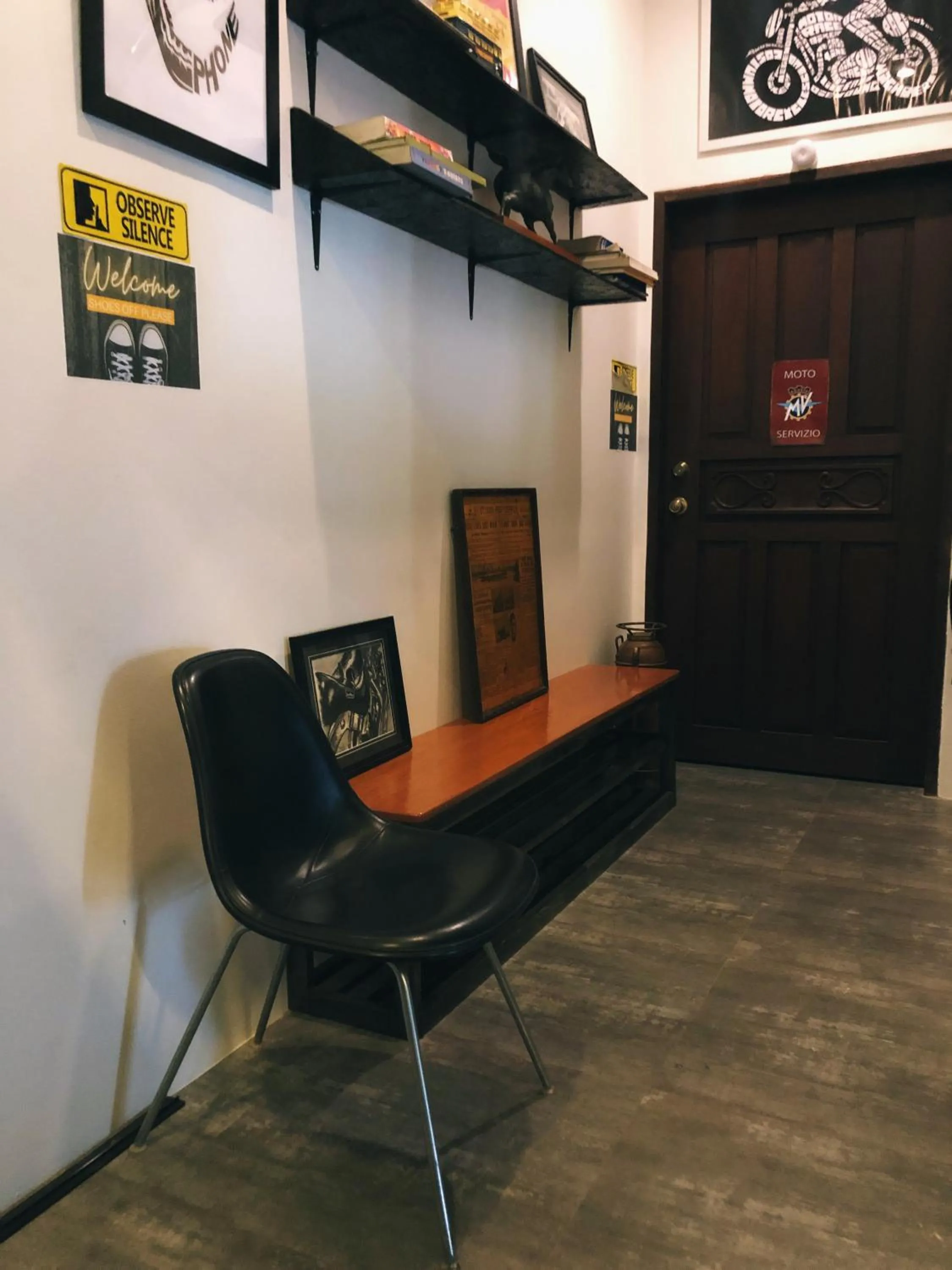 Cafe Moto Hostel