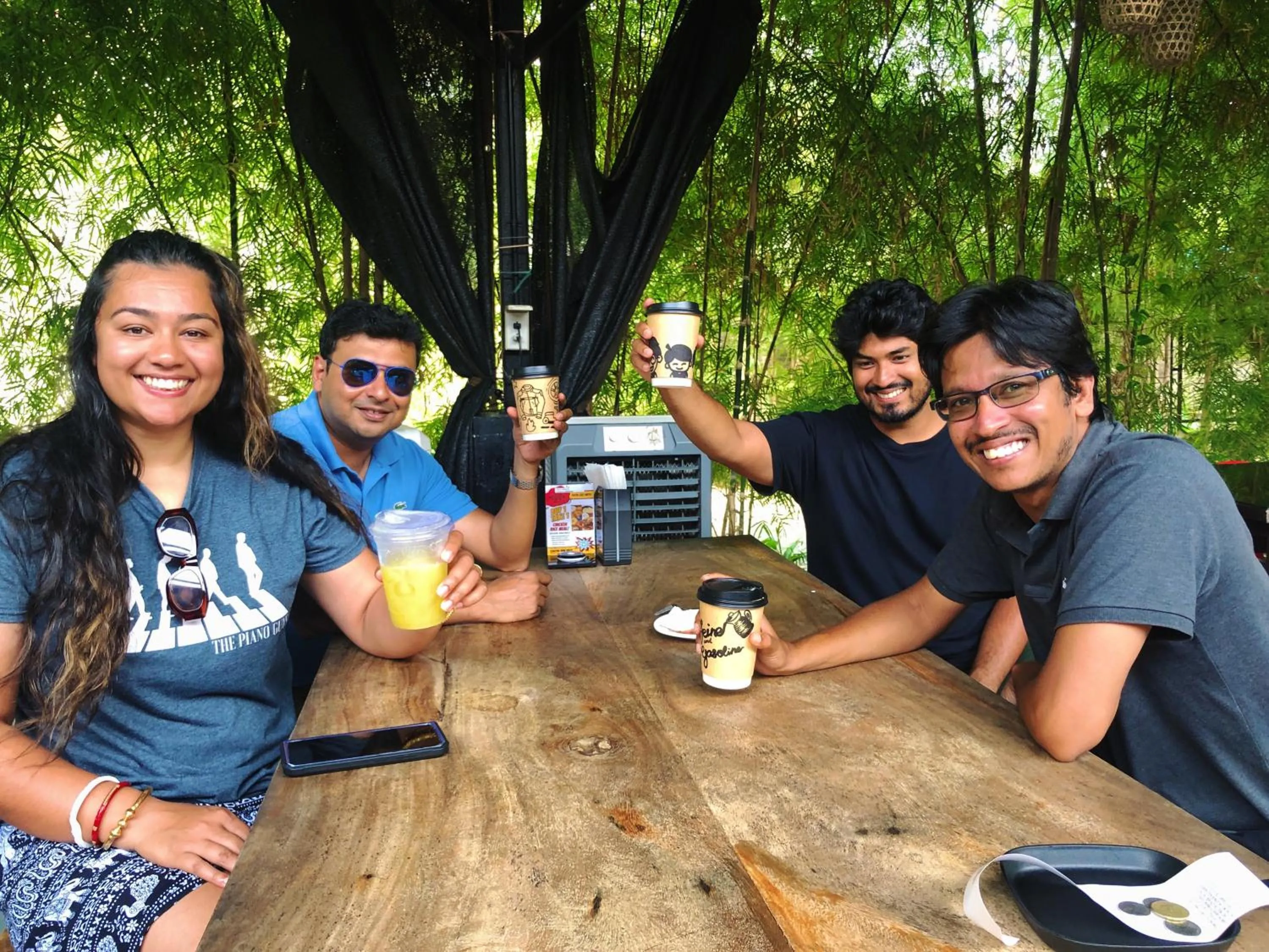 Restaurant/places to eat in Cafe Moto Hostel