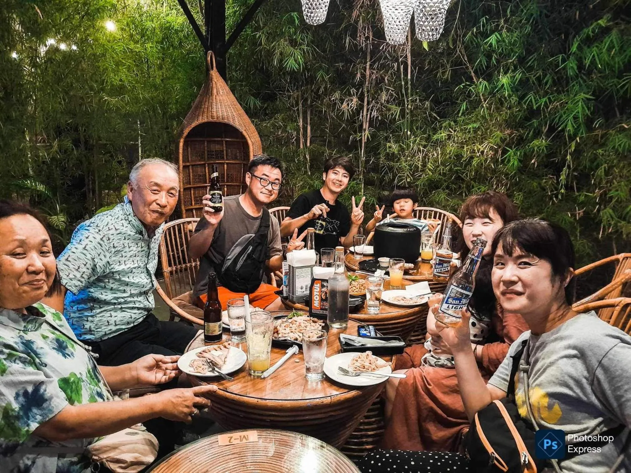 Restaurant/places to eat in Cafe Moto Hostel