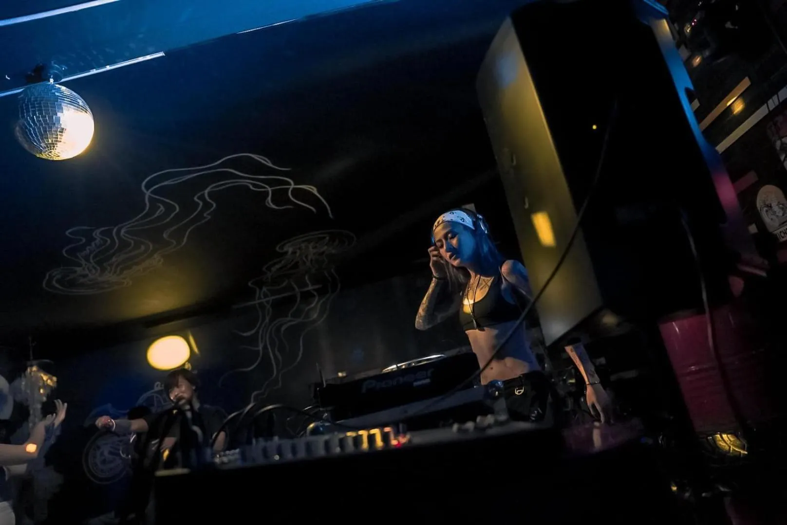 Nightclub / DJ in Cafe Moto Hostel