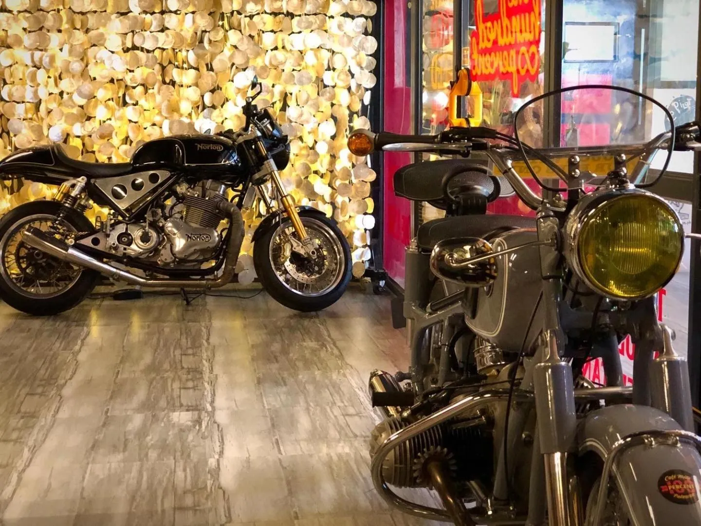 Cafe Moto Hostel
