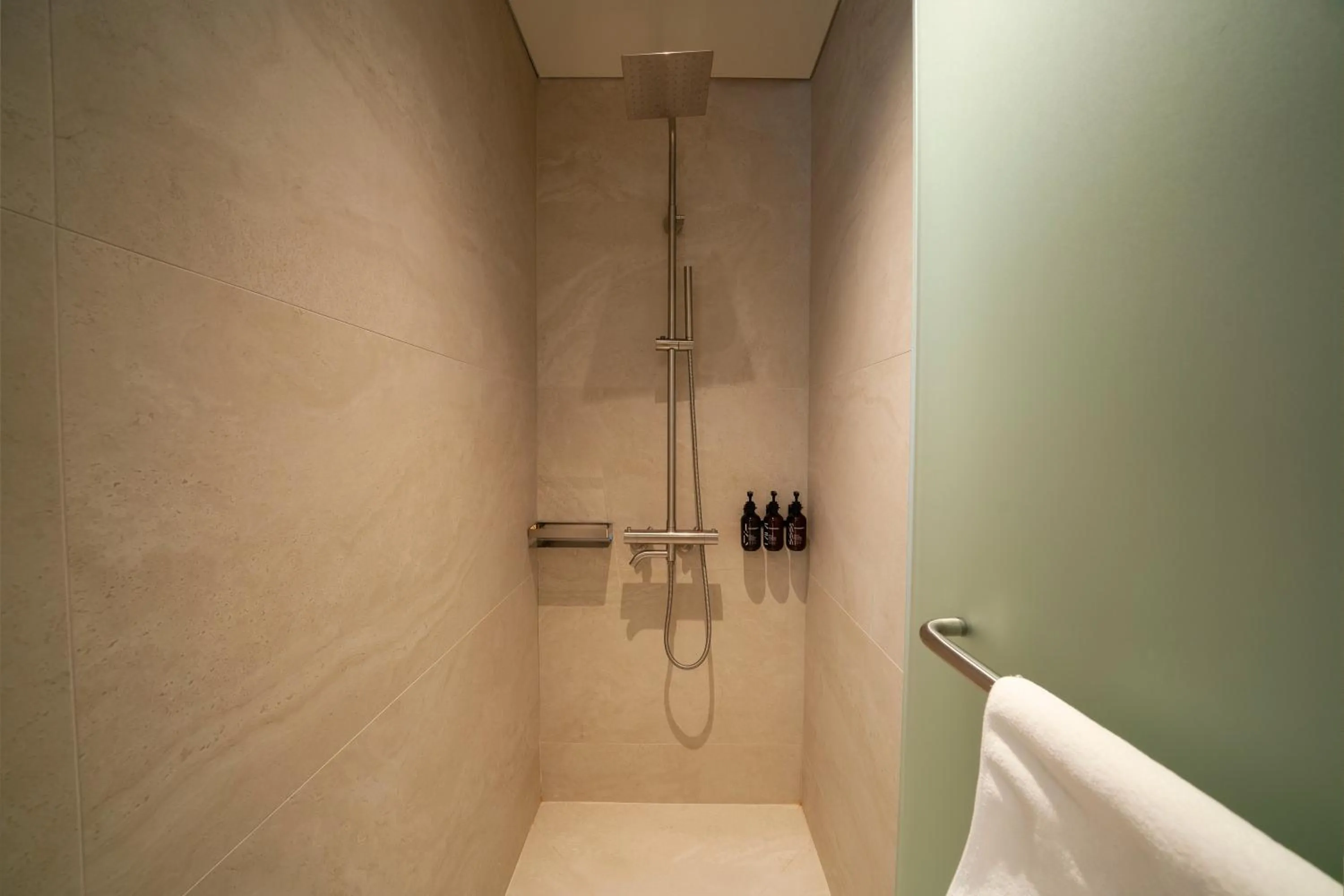 Shower in Homm Marina Sokcho