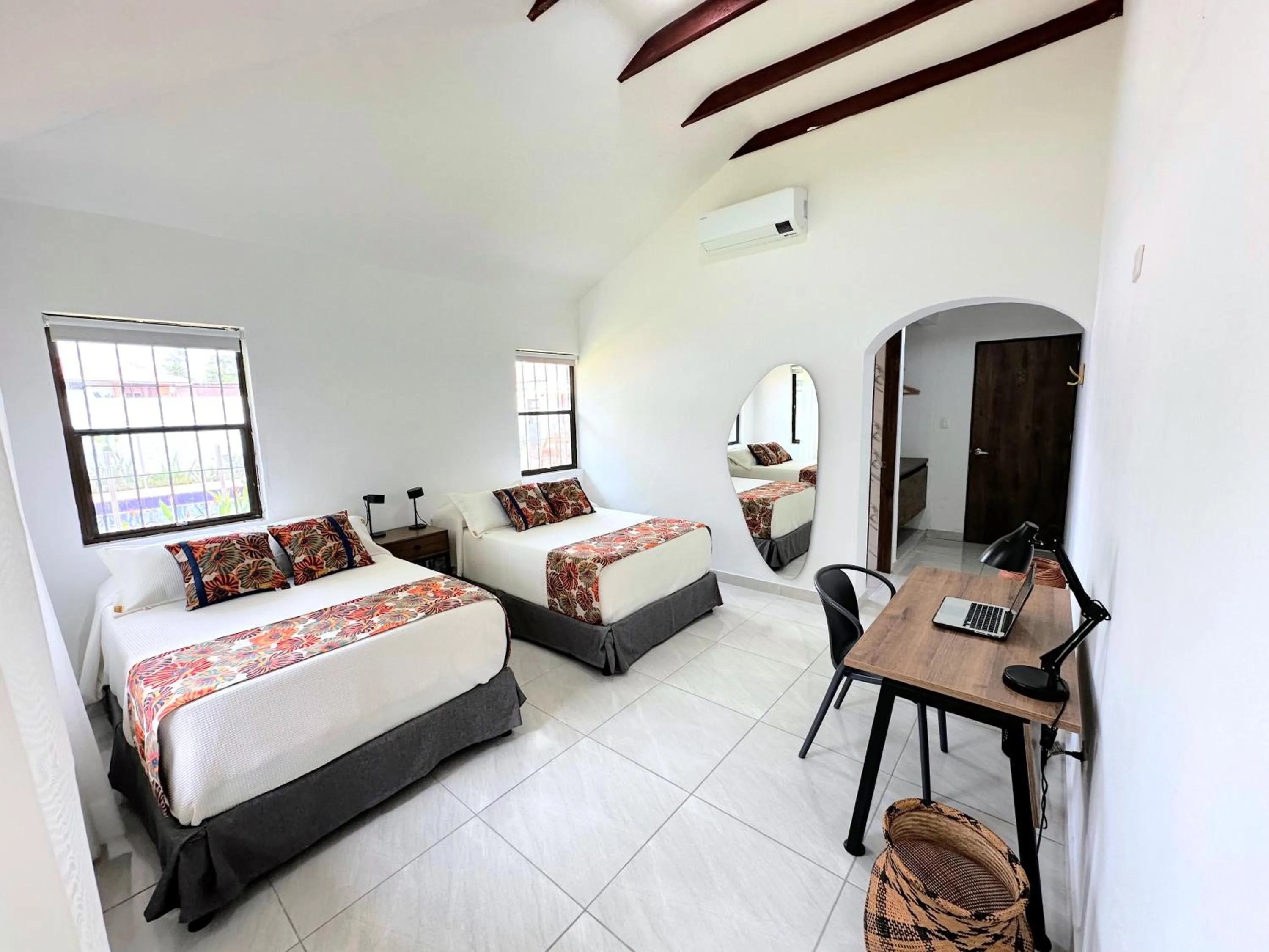 Family Room with Private Bathroom in Doral House Villavicencio